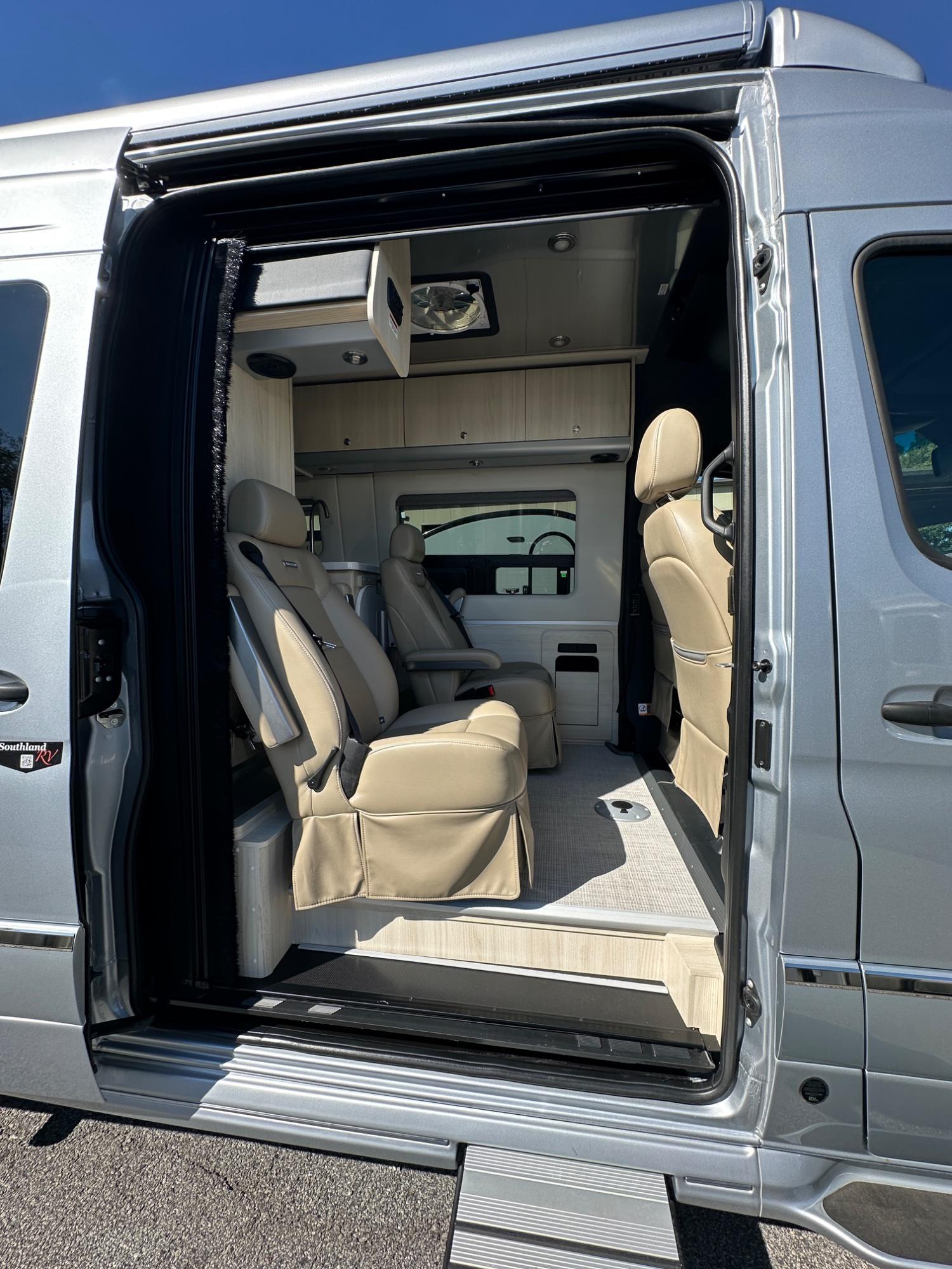 2026 Airstream 2026 Airstream Interstate - thumbnail 11