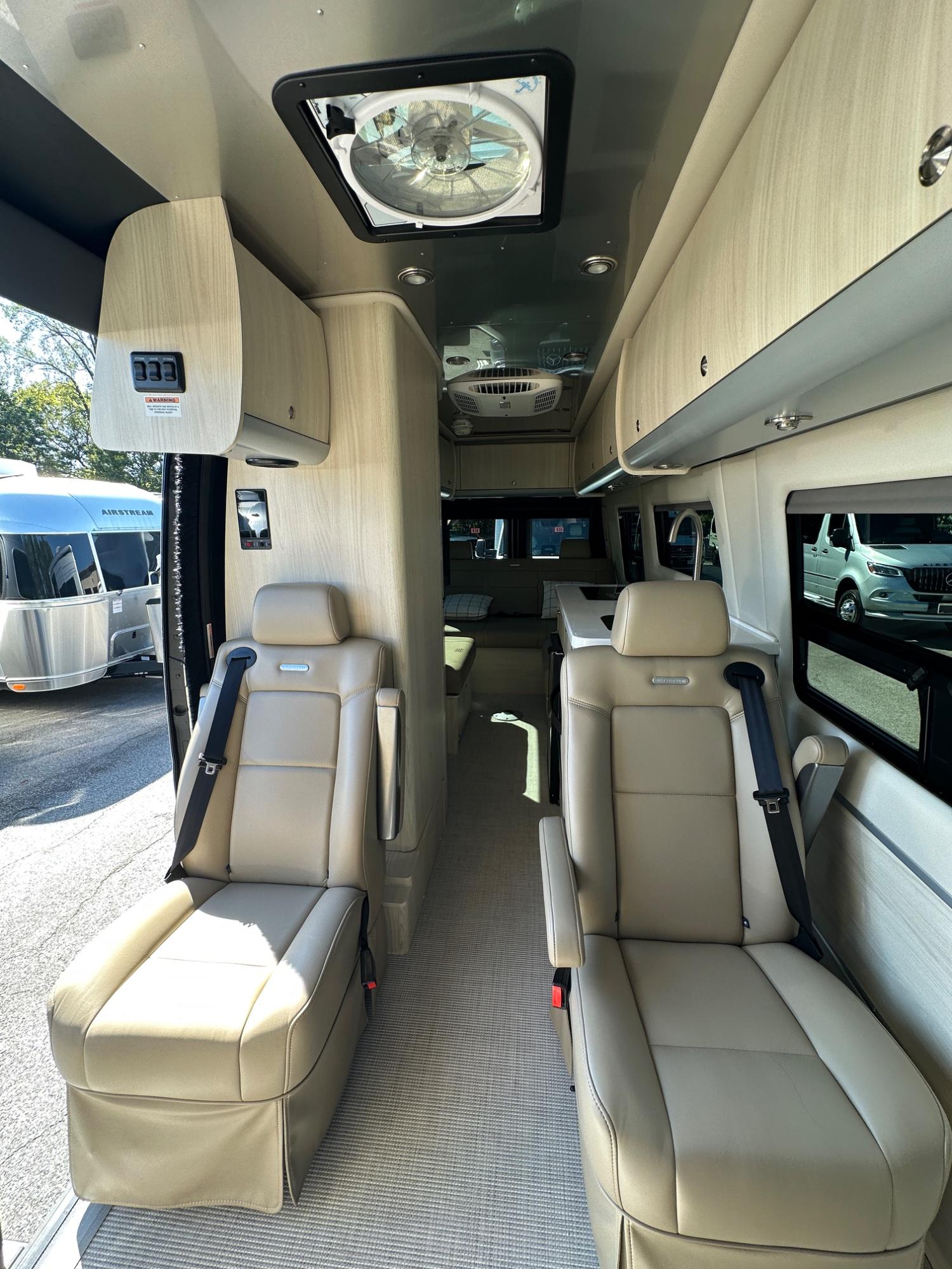 2026 Airstream 2026 Airstream Interstate - thumbnail 14