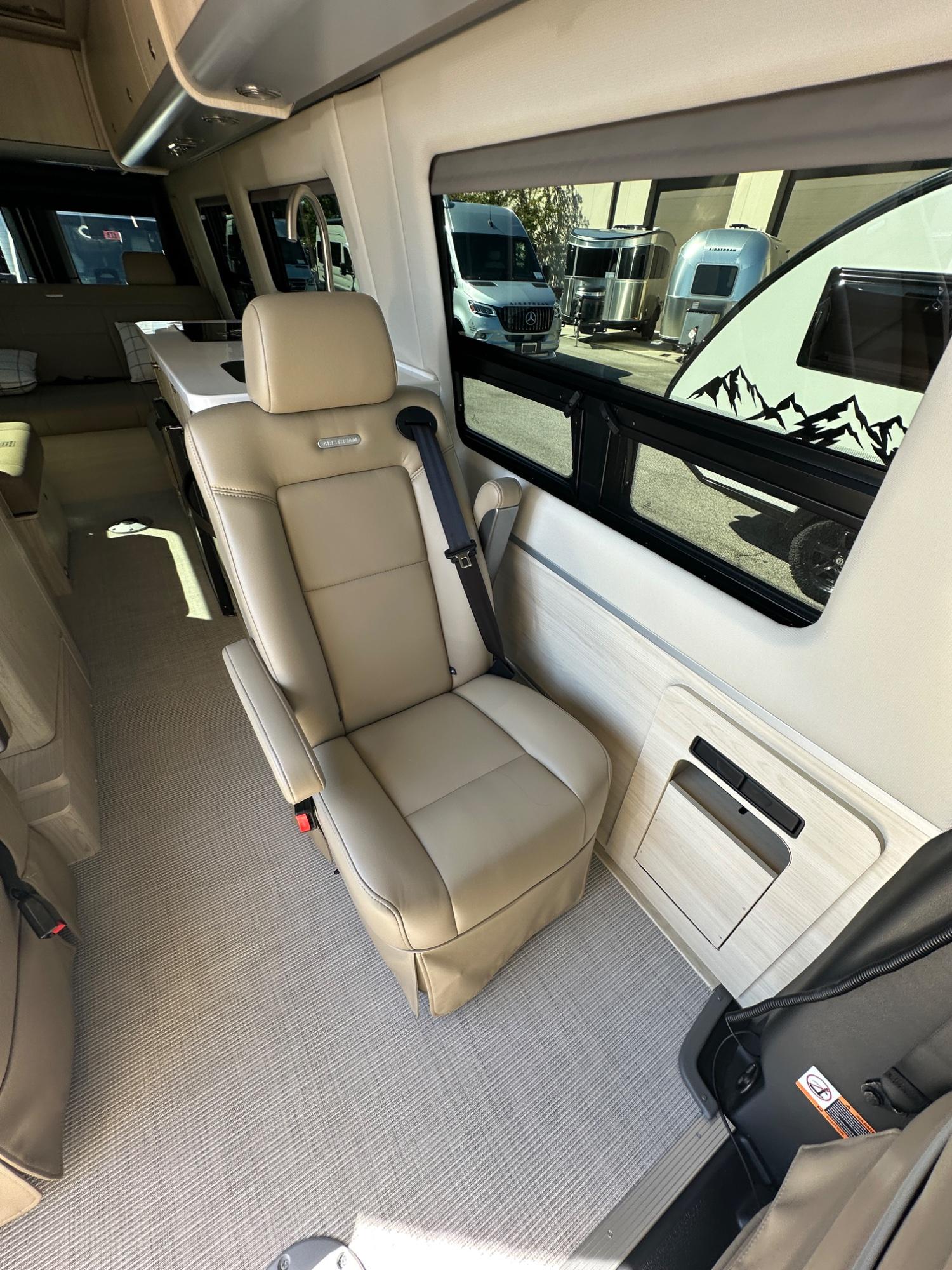 2026 Airstream 2026 Airstream Interstate - thumbnail 15