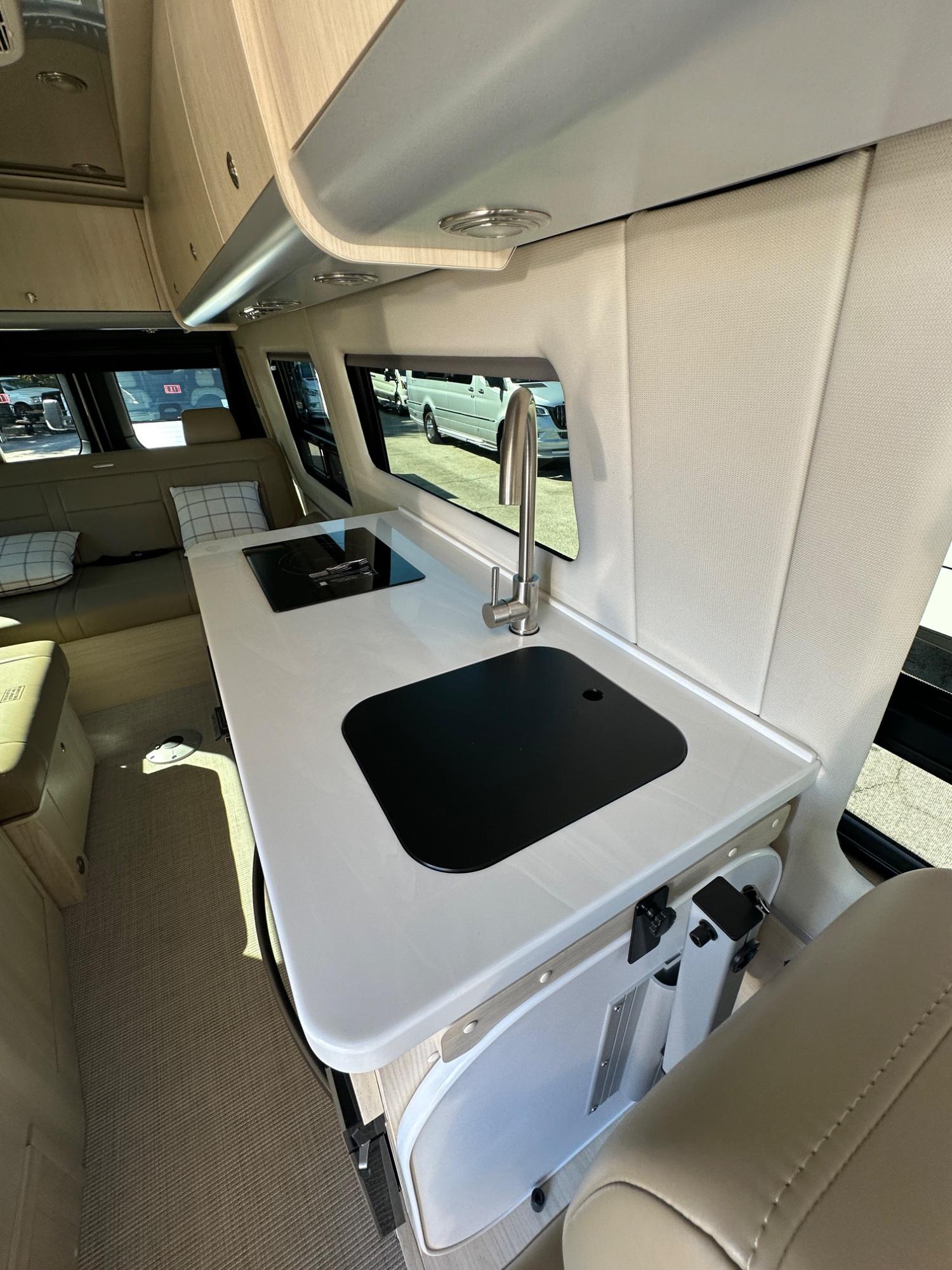 2026 Airstream 2026 Airstream Interstate - thumbnail 18