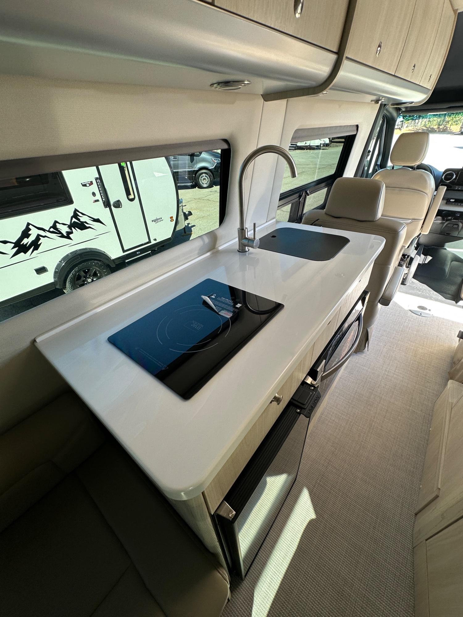 2026 Airstream 2026 Airstream Interstate - thumbnail 19