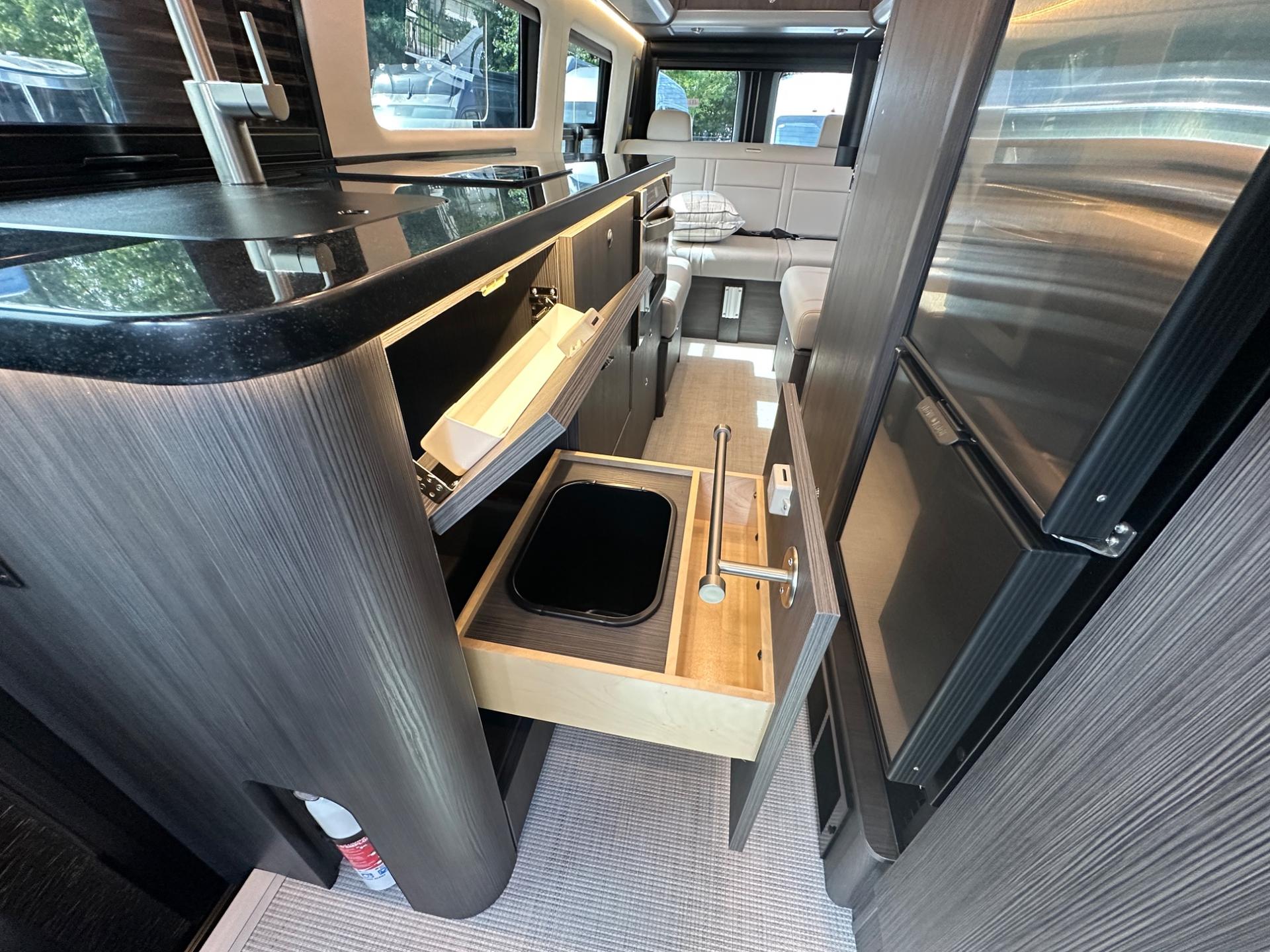2026 Airstream 2026 Airstream Interstate - thumbnail 23