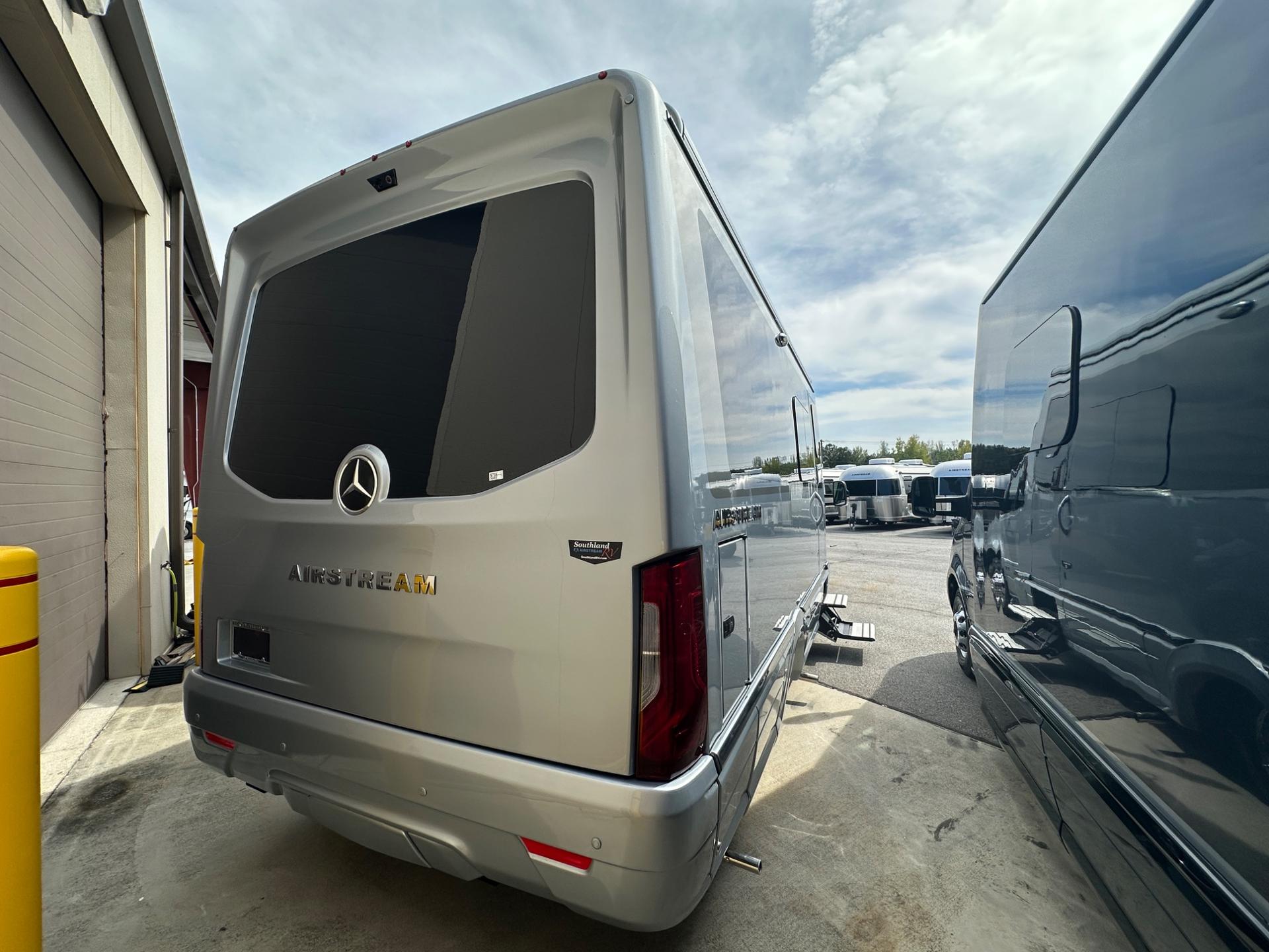 2026 Airstream 2026 Airstream Atlas - thumbnail 5