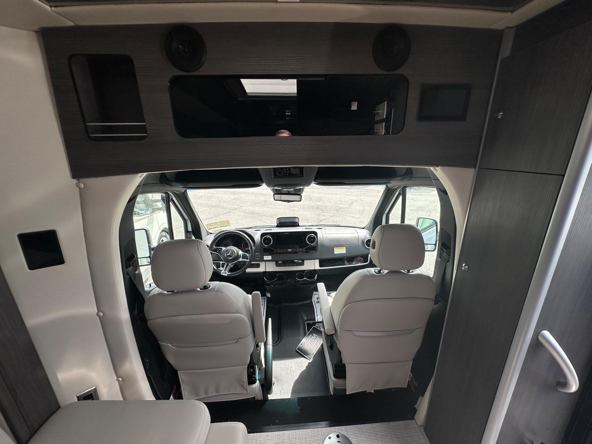 2026 Airstream 2026 Airstream Atlas - thumbnail 10