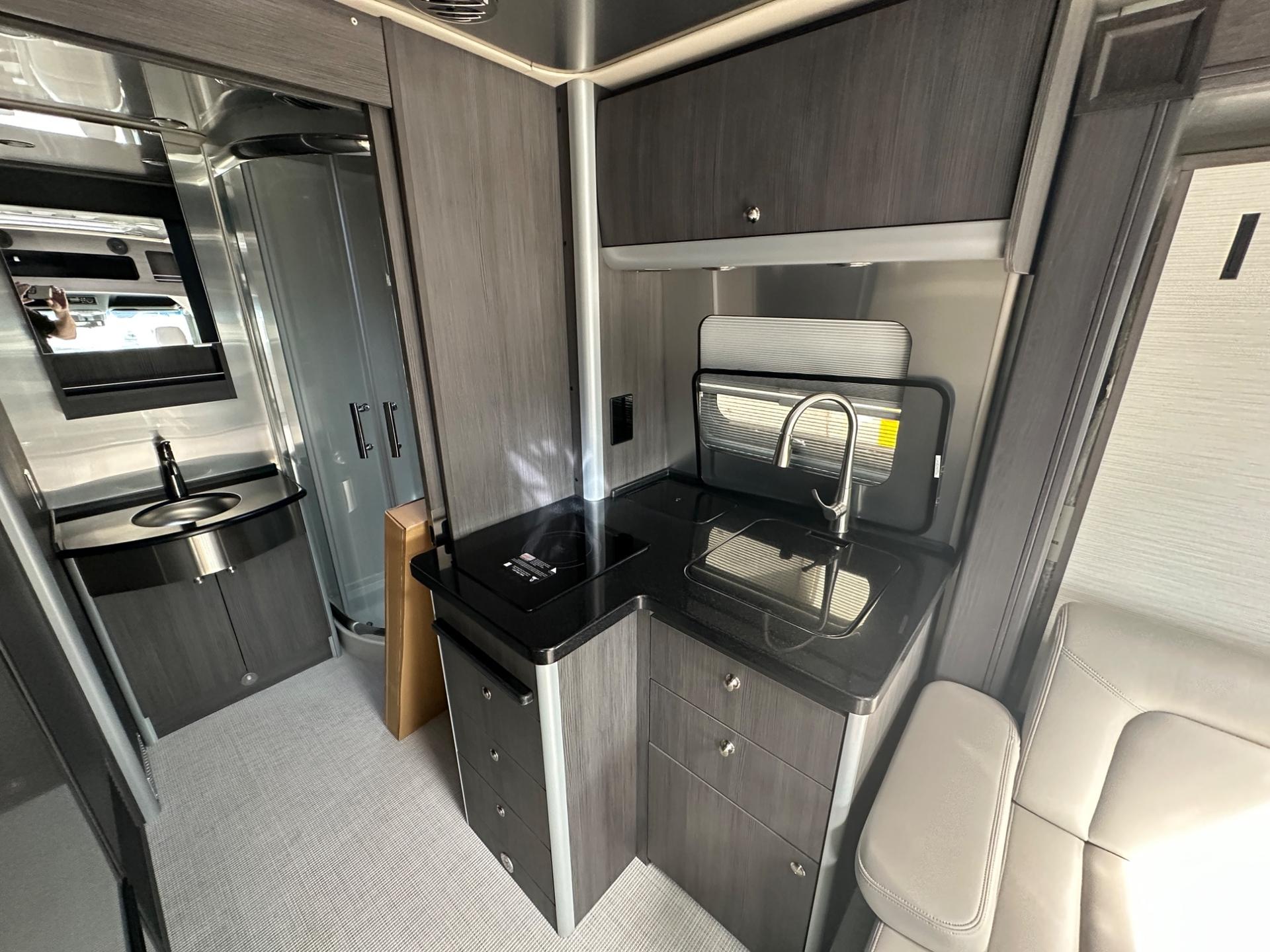2026 Airstream 2026 Airstream Atlas - thumbnail 15