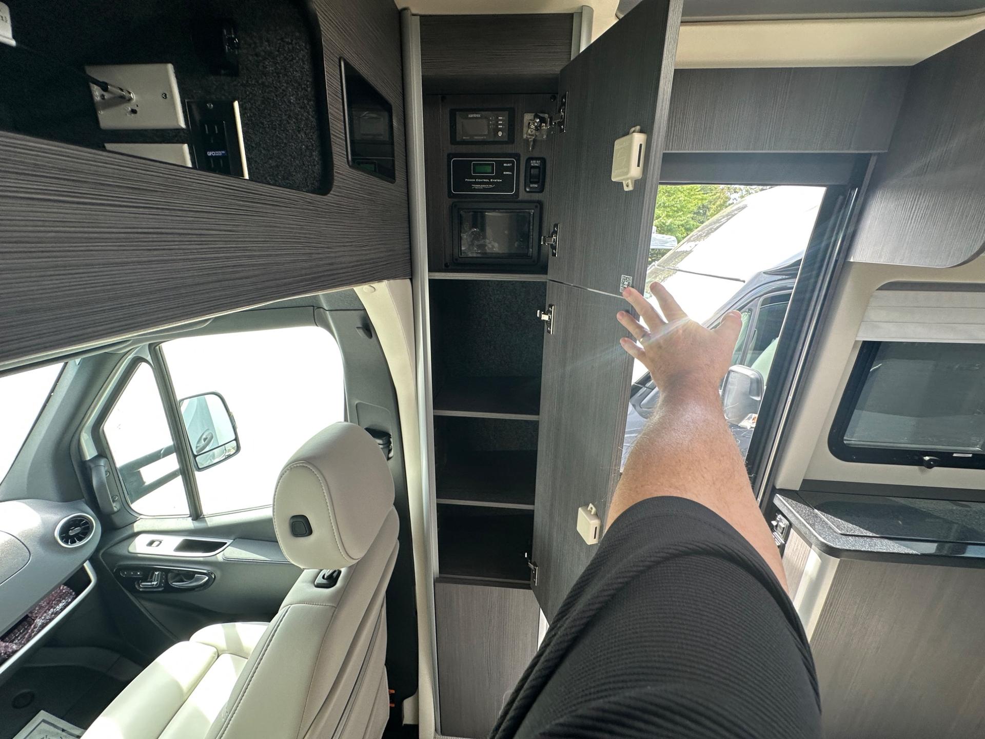 2026 Airstream 2026 Airstream Atlas - thumbnail 25