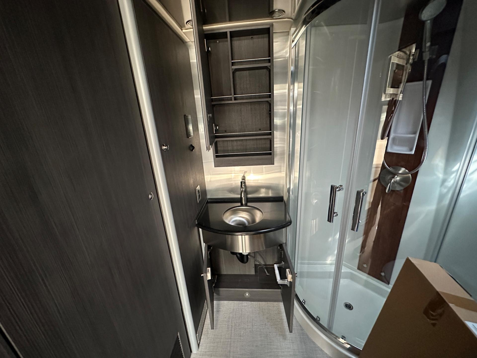 2026 Airstream 2026 Airstream Atlas - thumbnail 24