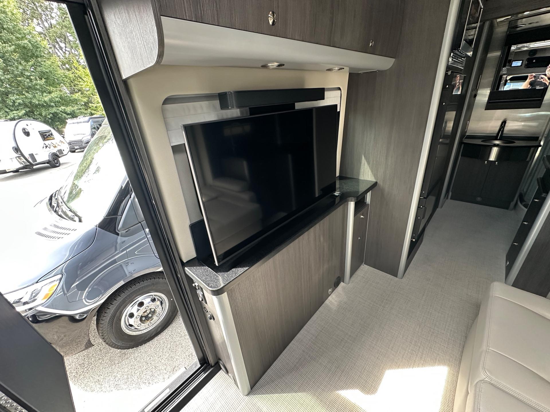 2026 Airstream 2026 Airstream Atlas - thumbnail 12