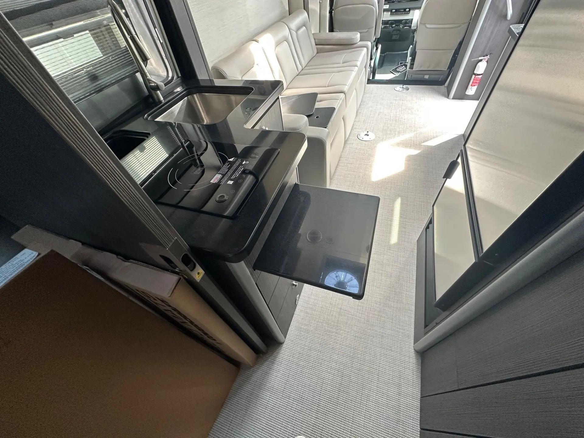 2026 Airstream 2026 Airstream Atlas - thumbnail 18