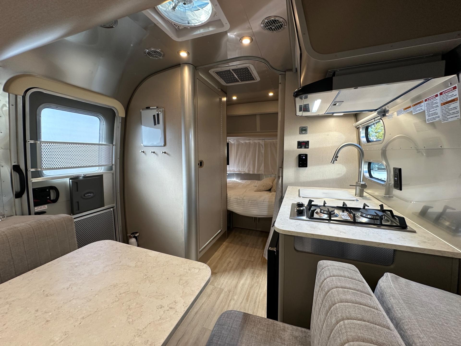 2027 Airstream 2027 Airstream Caravel - thumbnail 15