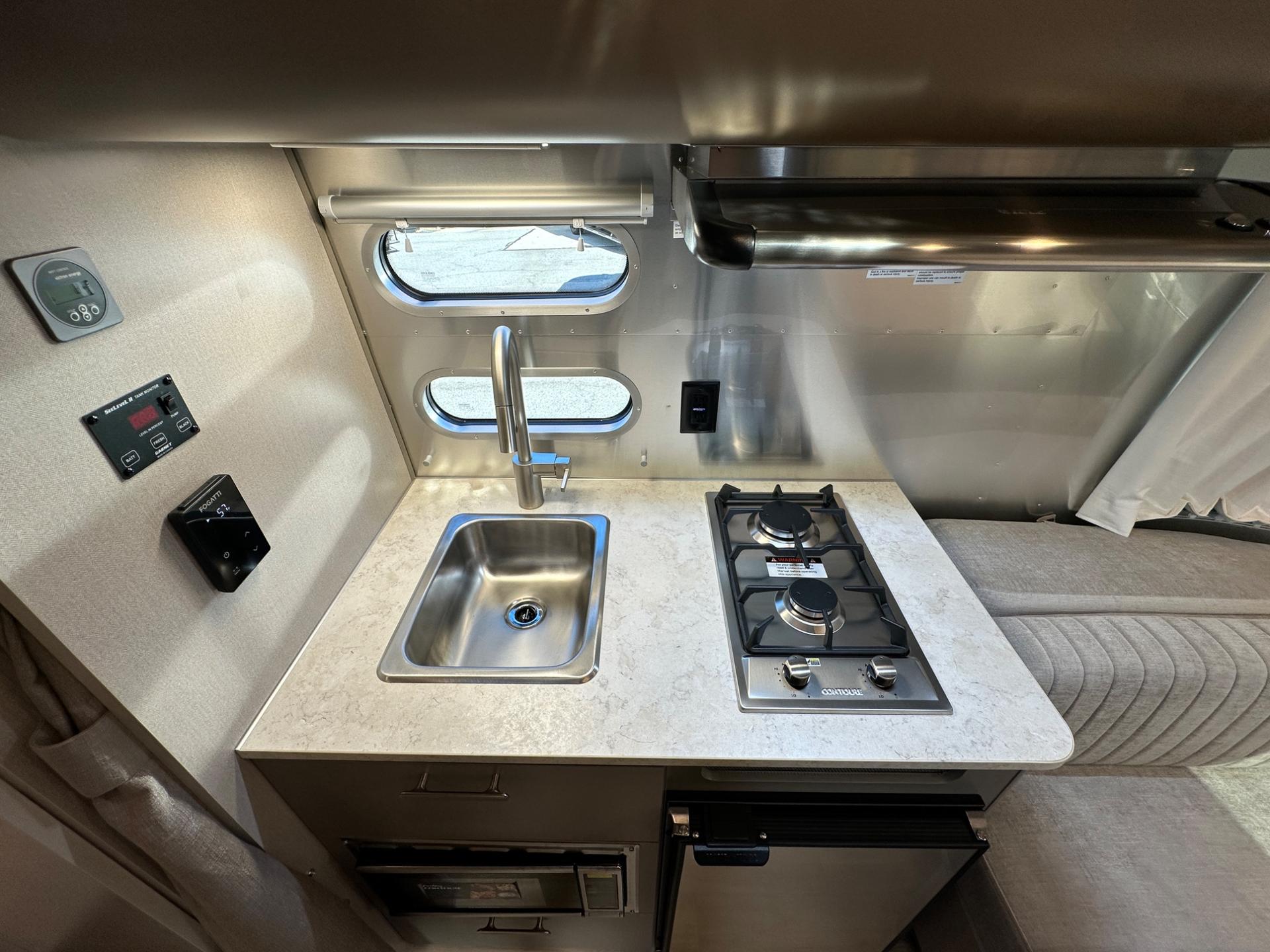 2027 Airstream 2027 Airstream Caravel - thumbnail 18
