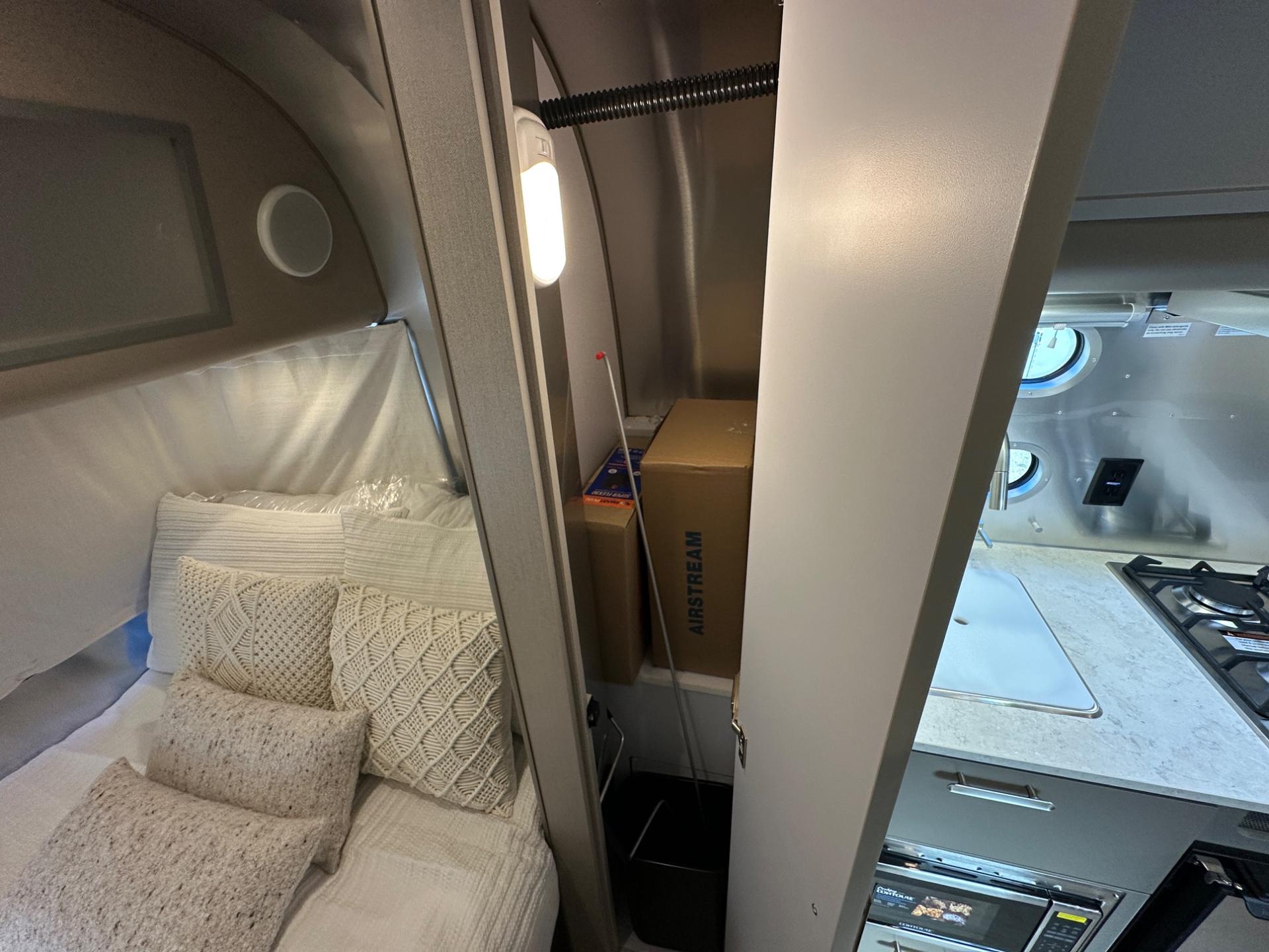 2027 Airstream 2027 Airstream Caravel - thumbnail 26