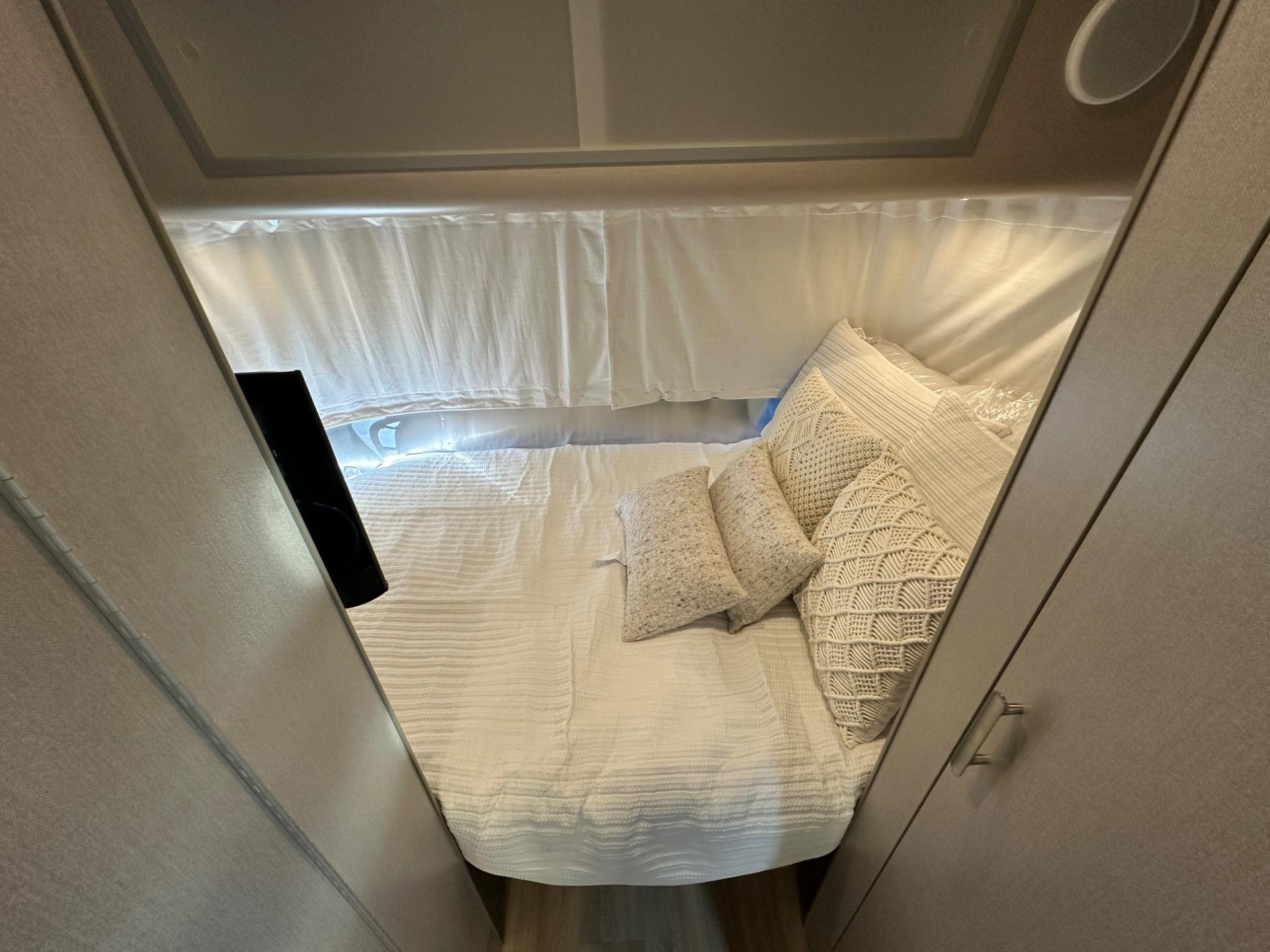 2027 Airstream 2027 Airstream Caravel - thumbnail 27