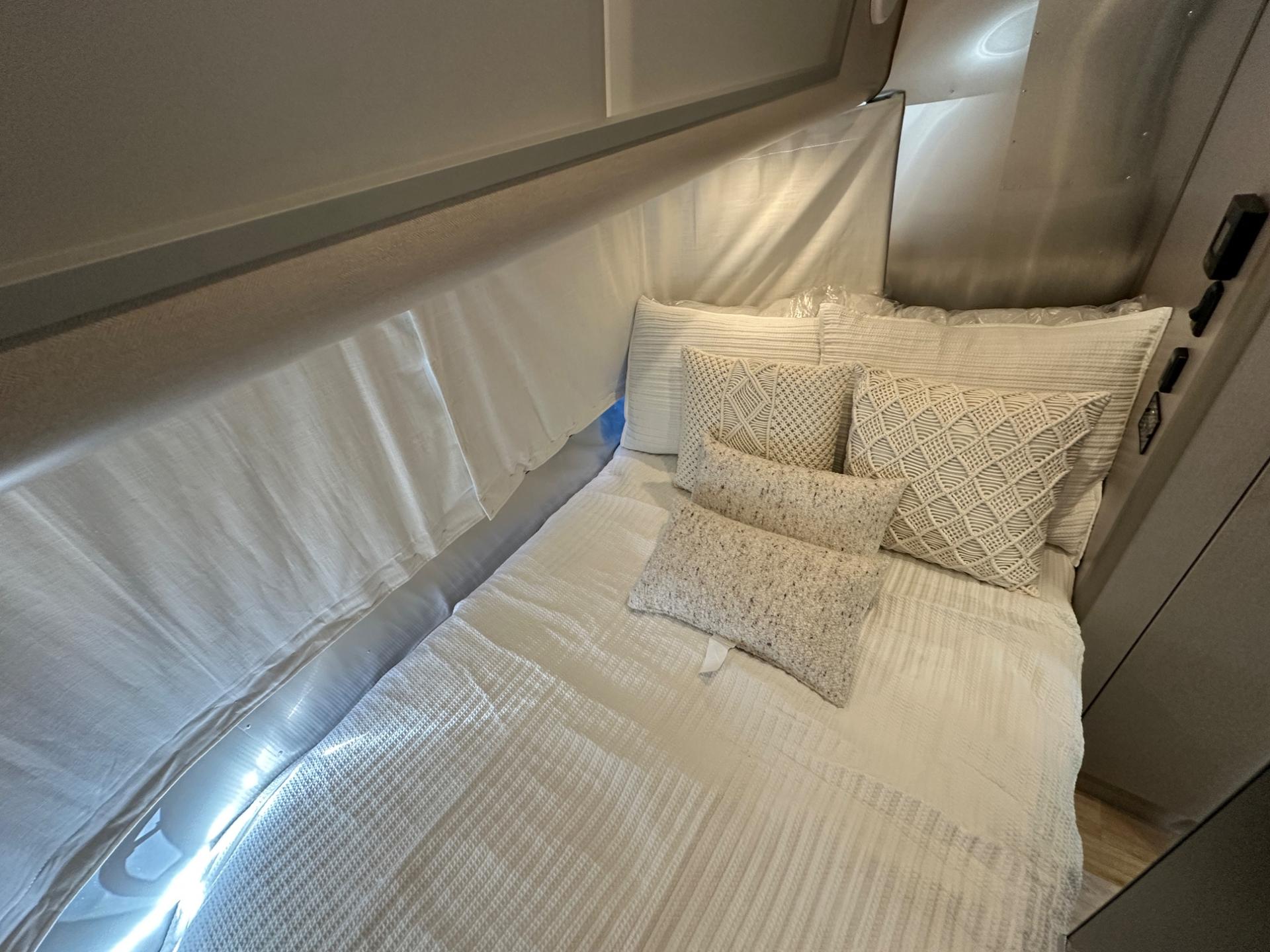 2027 Airstream 2027 Airstream Caravel - thumbnail 29