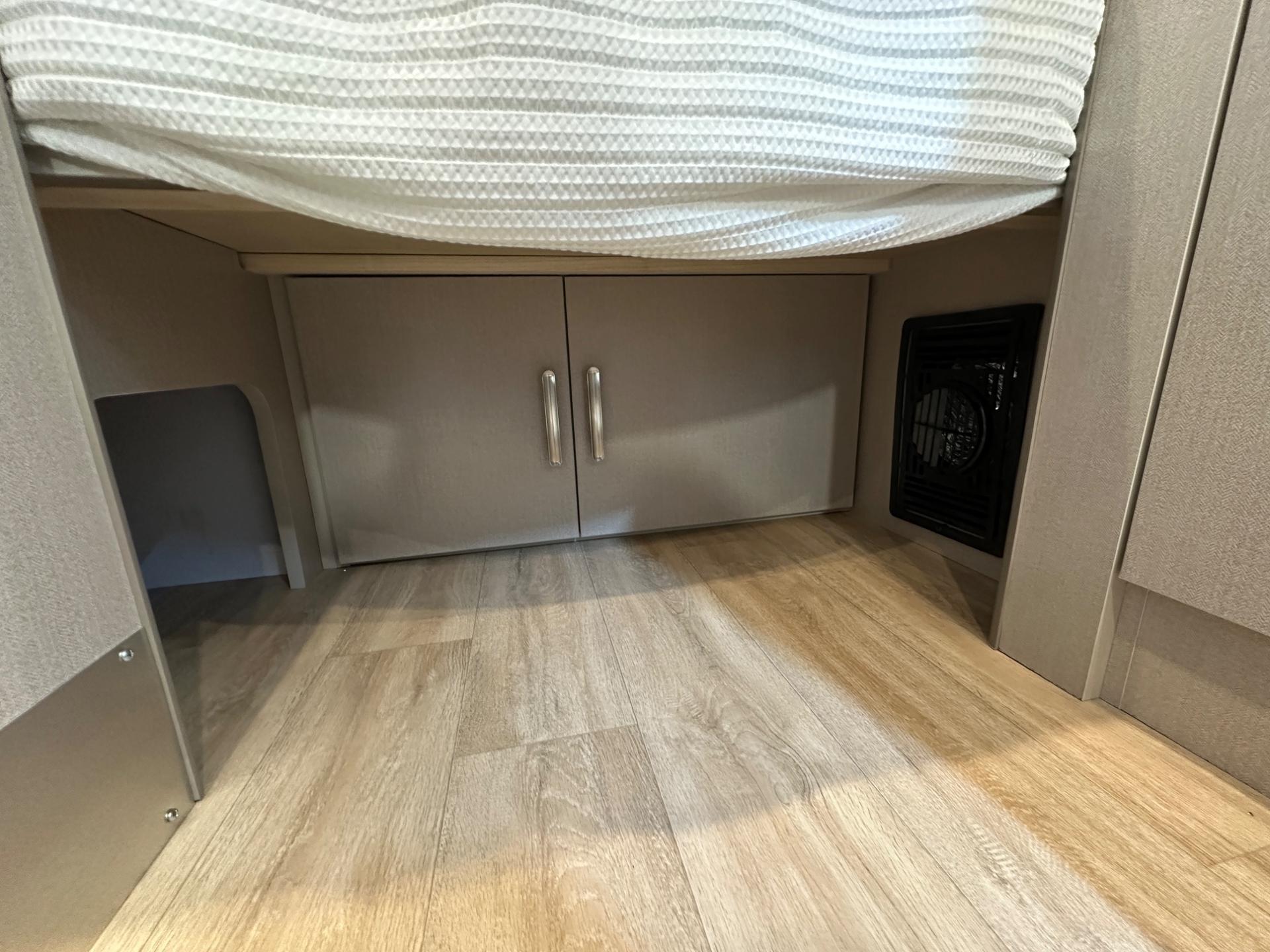 2027 Airstream 2027 Airstream Caravel - thumbnail 30
