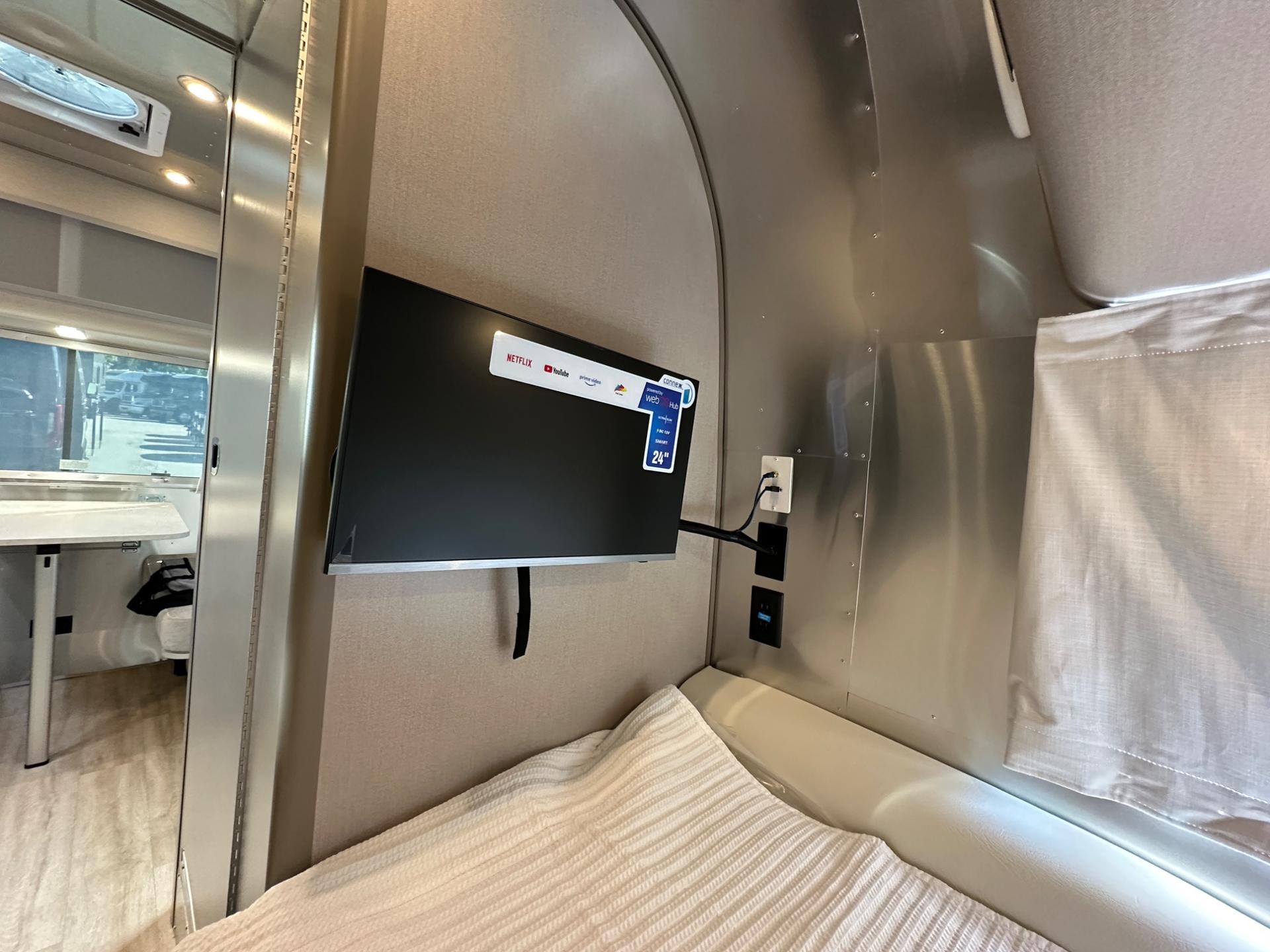 2027 Airstream 2027 Airstream Caravel - thumbnail 32