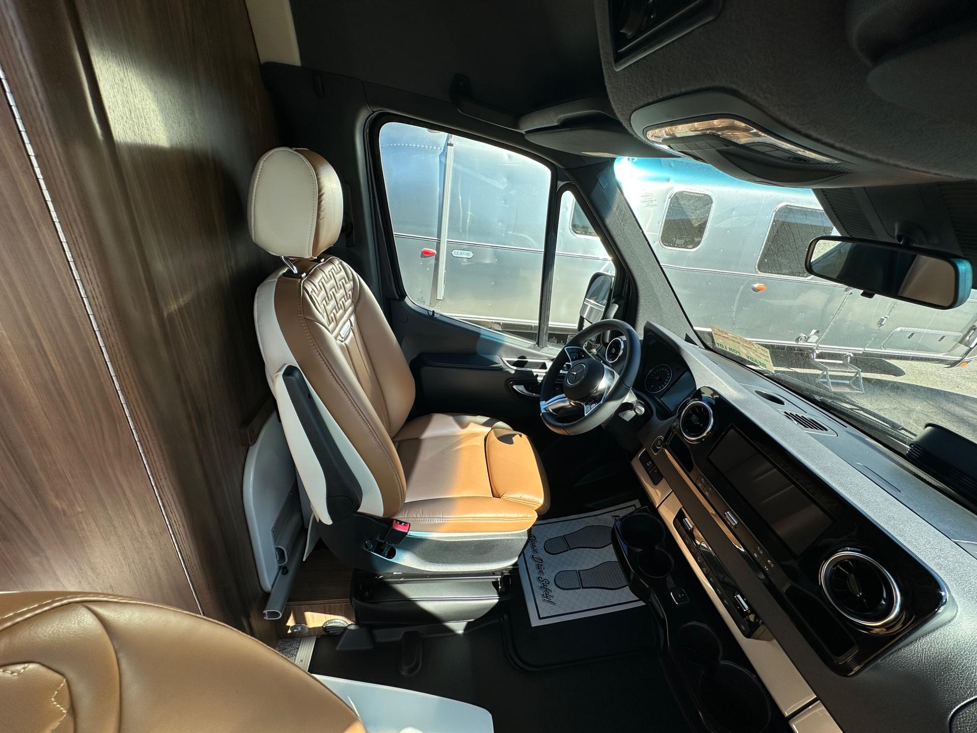 2027 Airstream 2027 Airstream Interstate - thumbnail 16