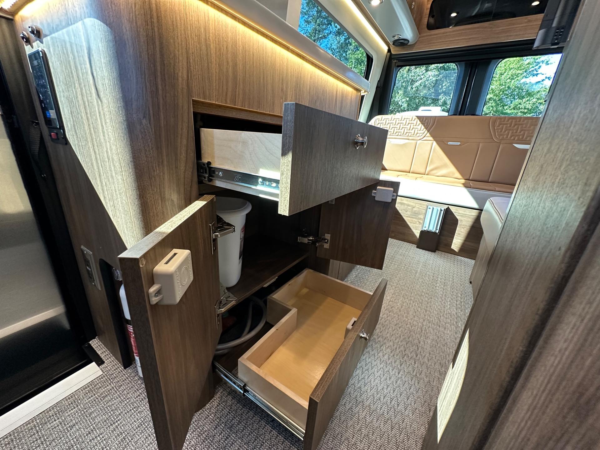 2027 Airstream 2027 Airstream Interstate - thumbnail 21
