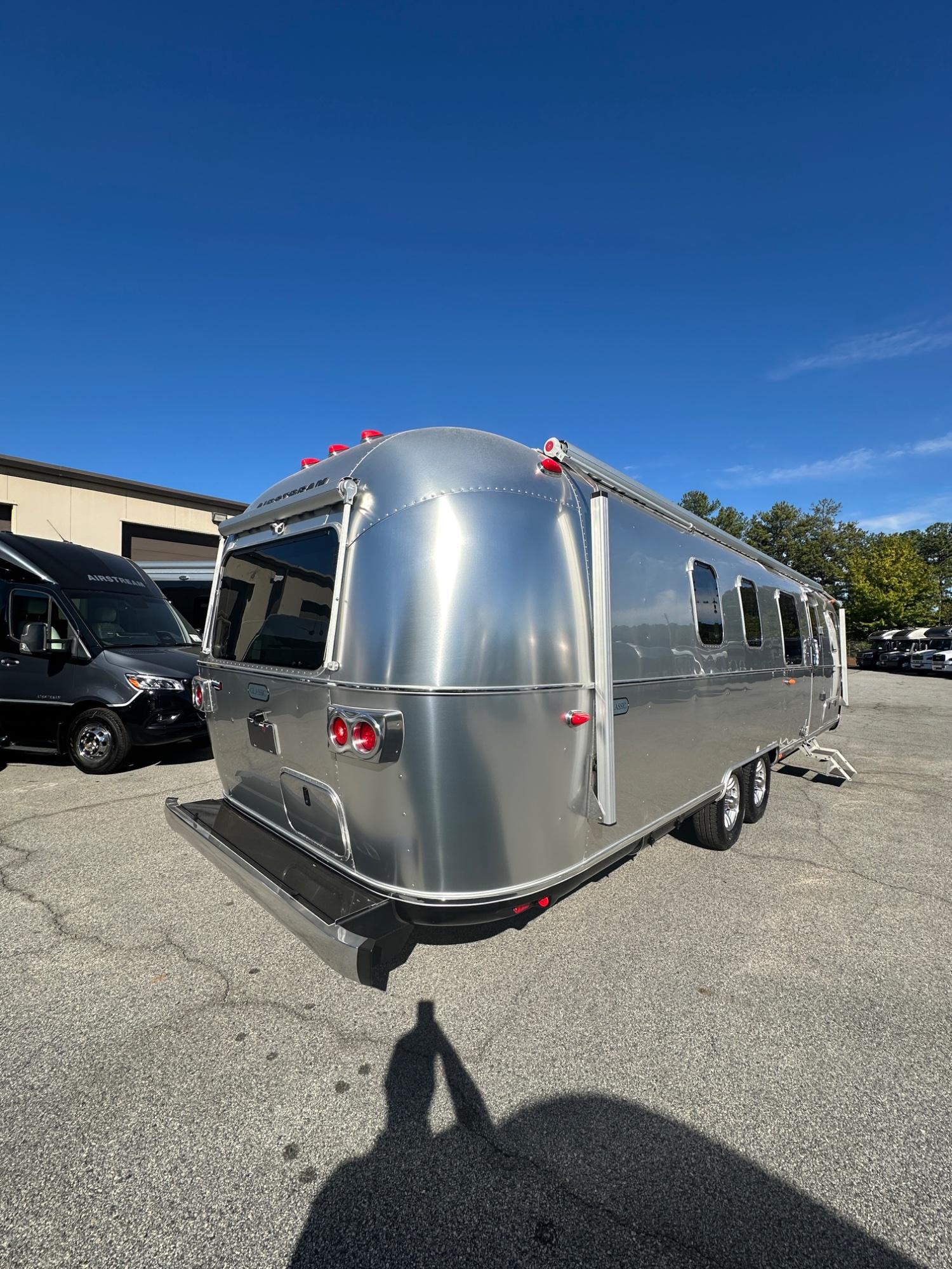 2027 Airstream 2027 Airstream Classic - thumbnail 3