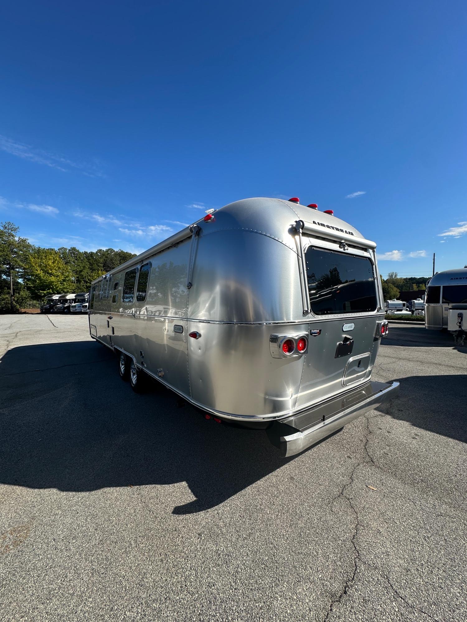 2027 Airstream 2027 Airstream Classic - thumbnail 4