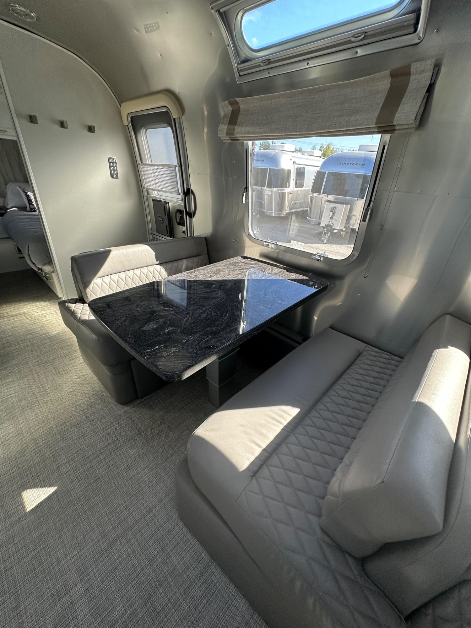 2027 Airstream 2027 Airstream Classic - thumbnail 8