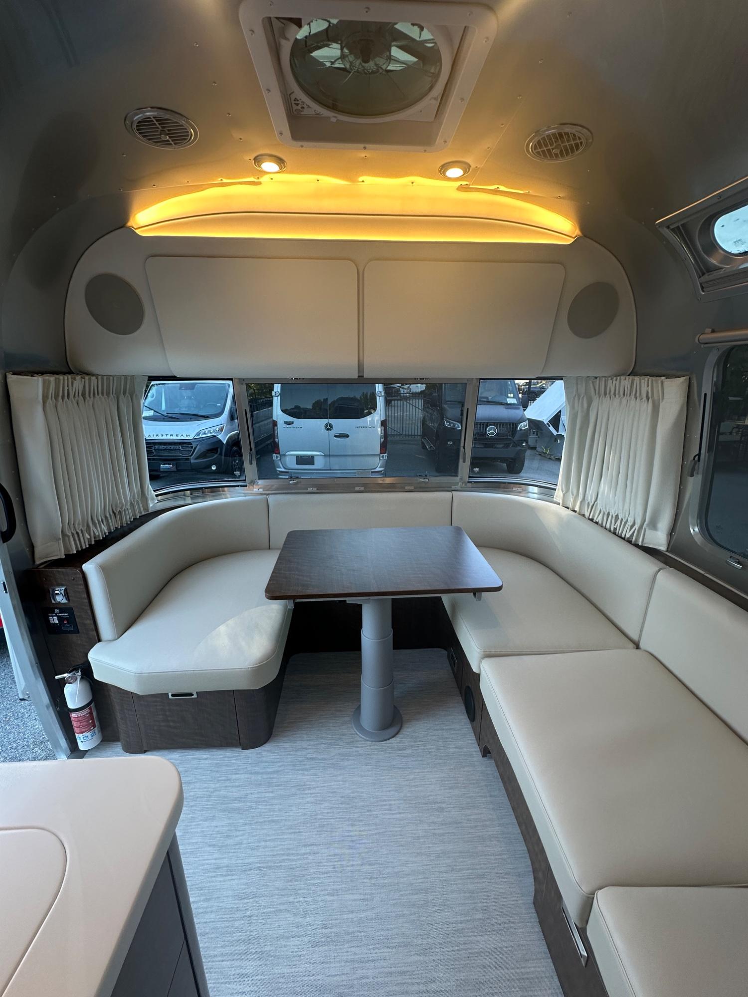 2027 Airstream 2027 Airstream Globetrotter - thumbnail 6