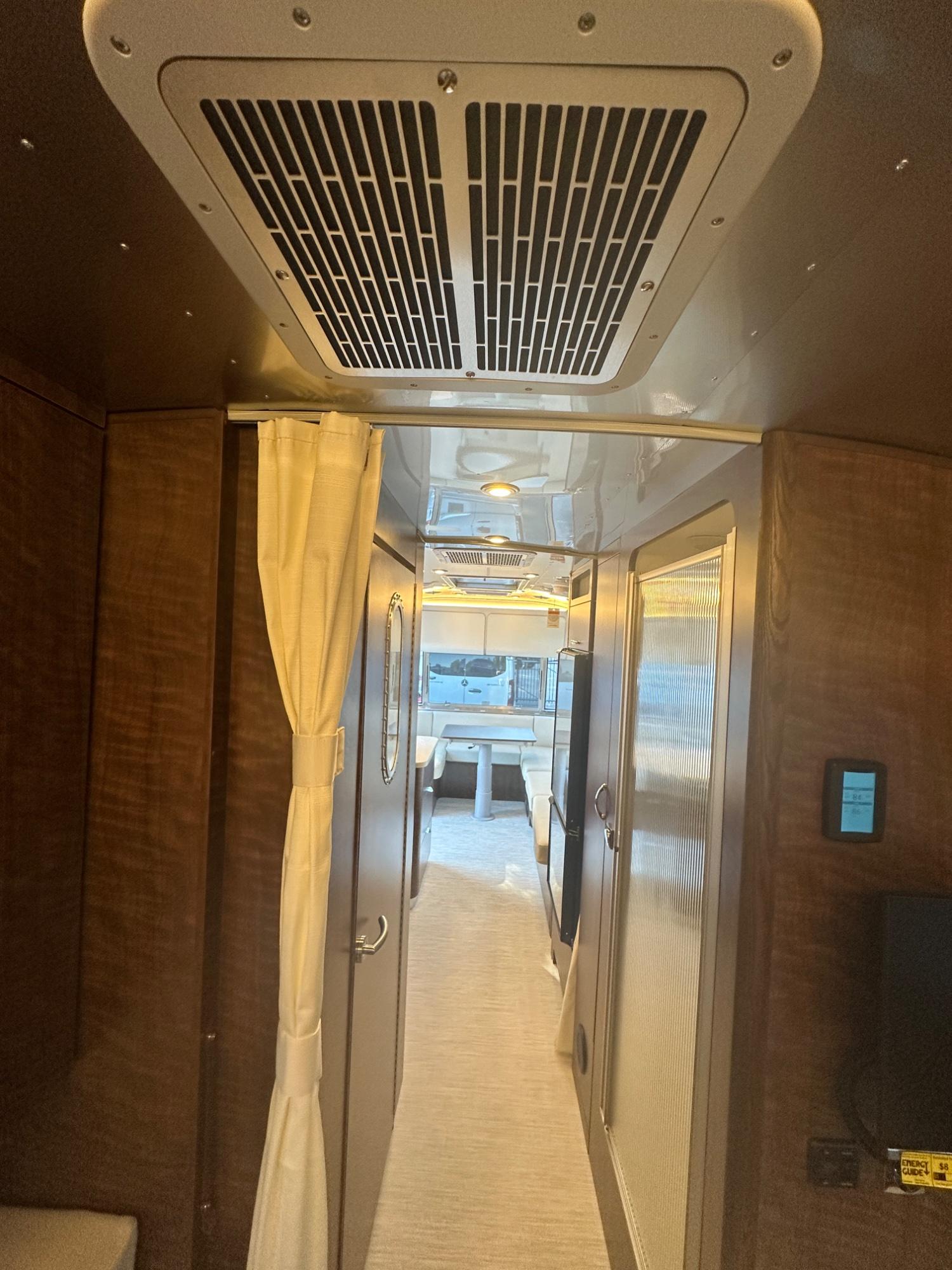2027 Airstream 2027 Airstream Globetrotter - thumbnail 14