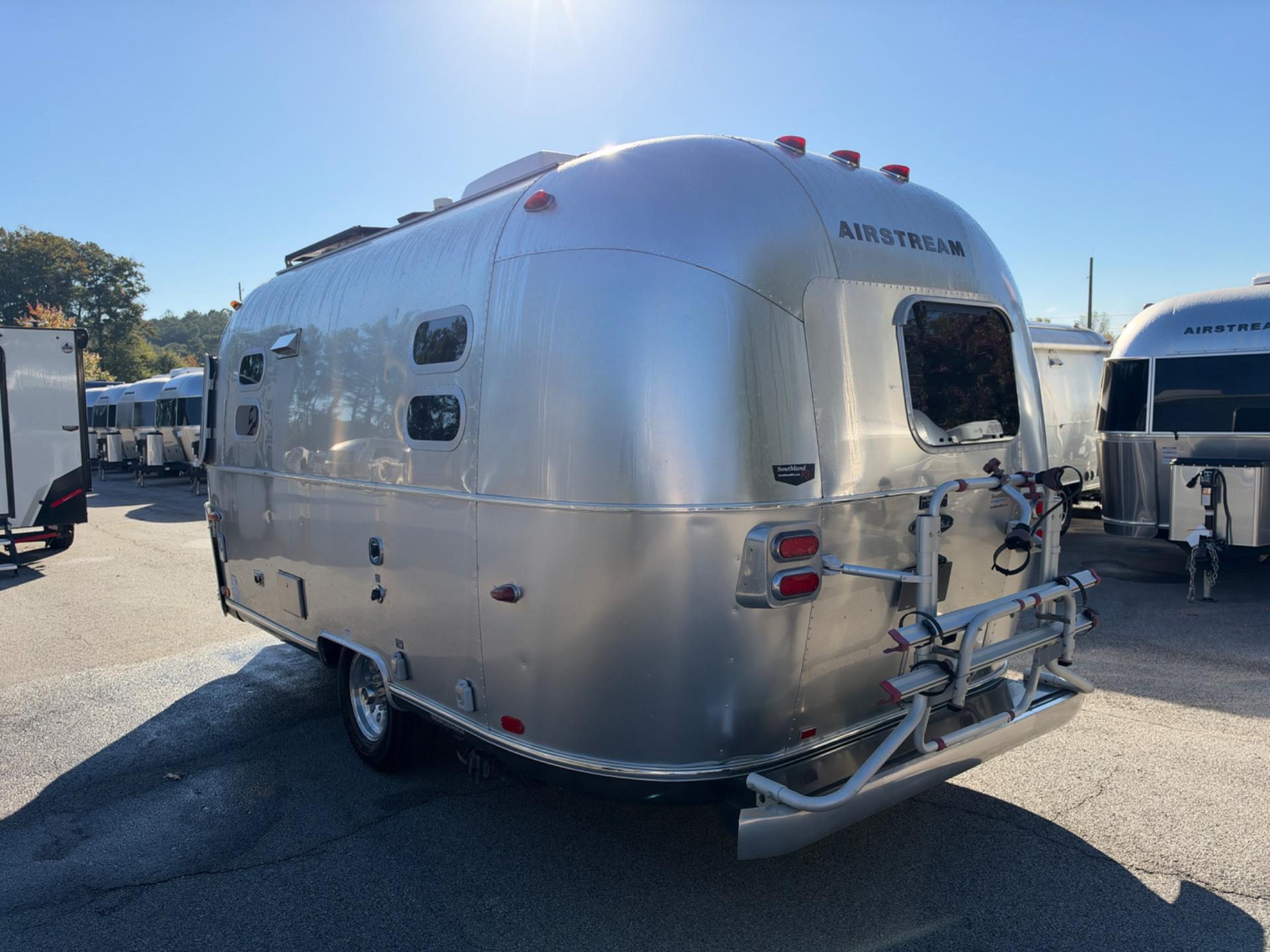 2012 Airstream 2012 Airstream International Signature - thumbnail 4