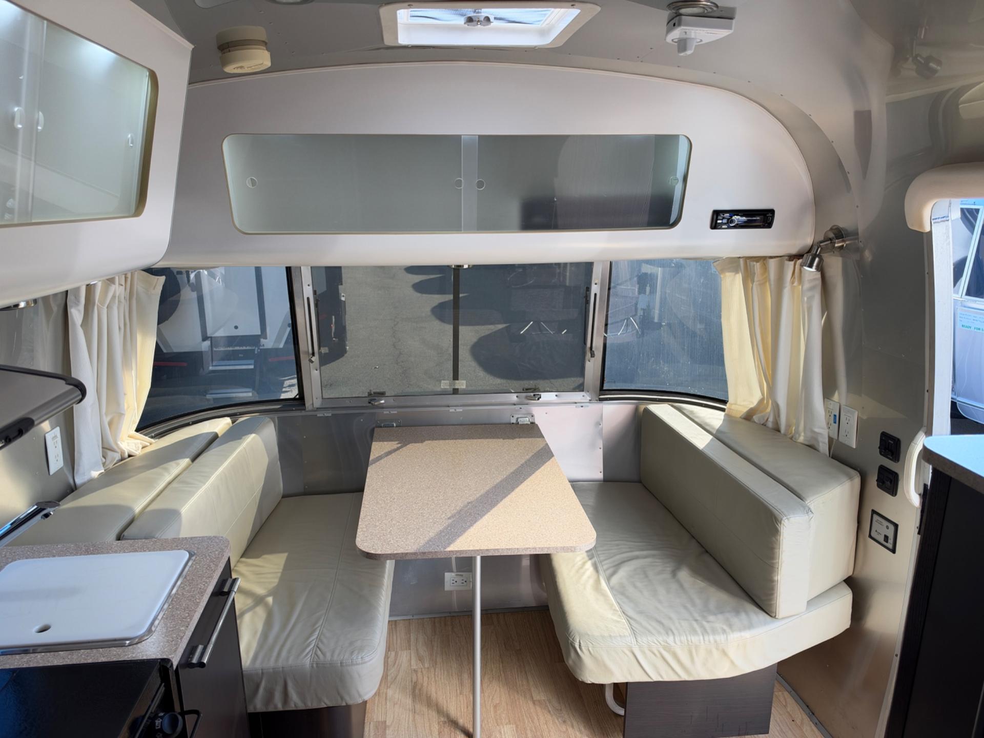 2012 Airstream 2012 Airstream International Signature - thumbnail 6