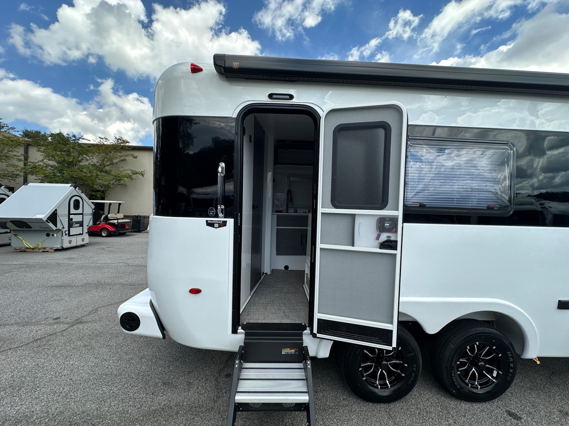 2026 Awaken RV 2026 Awaken RV MorningStar - thumbnail 10