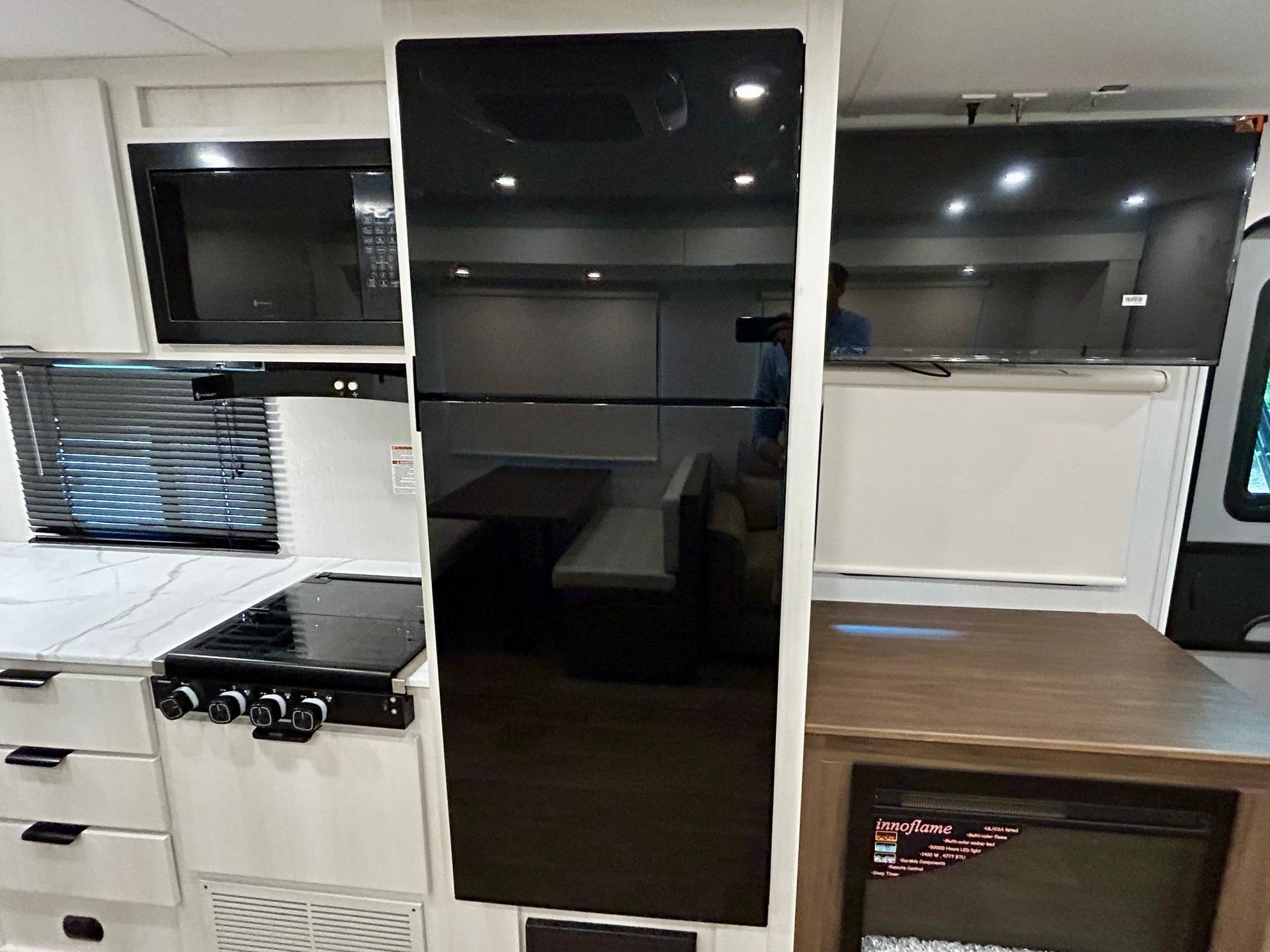 2026 Winnebago 2026 Winnebago Access - thumbnail 17