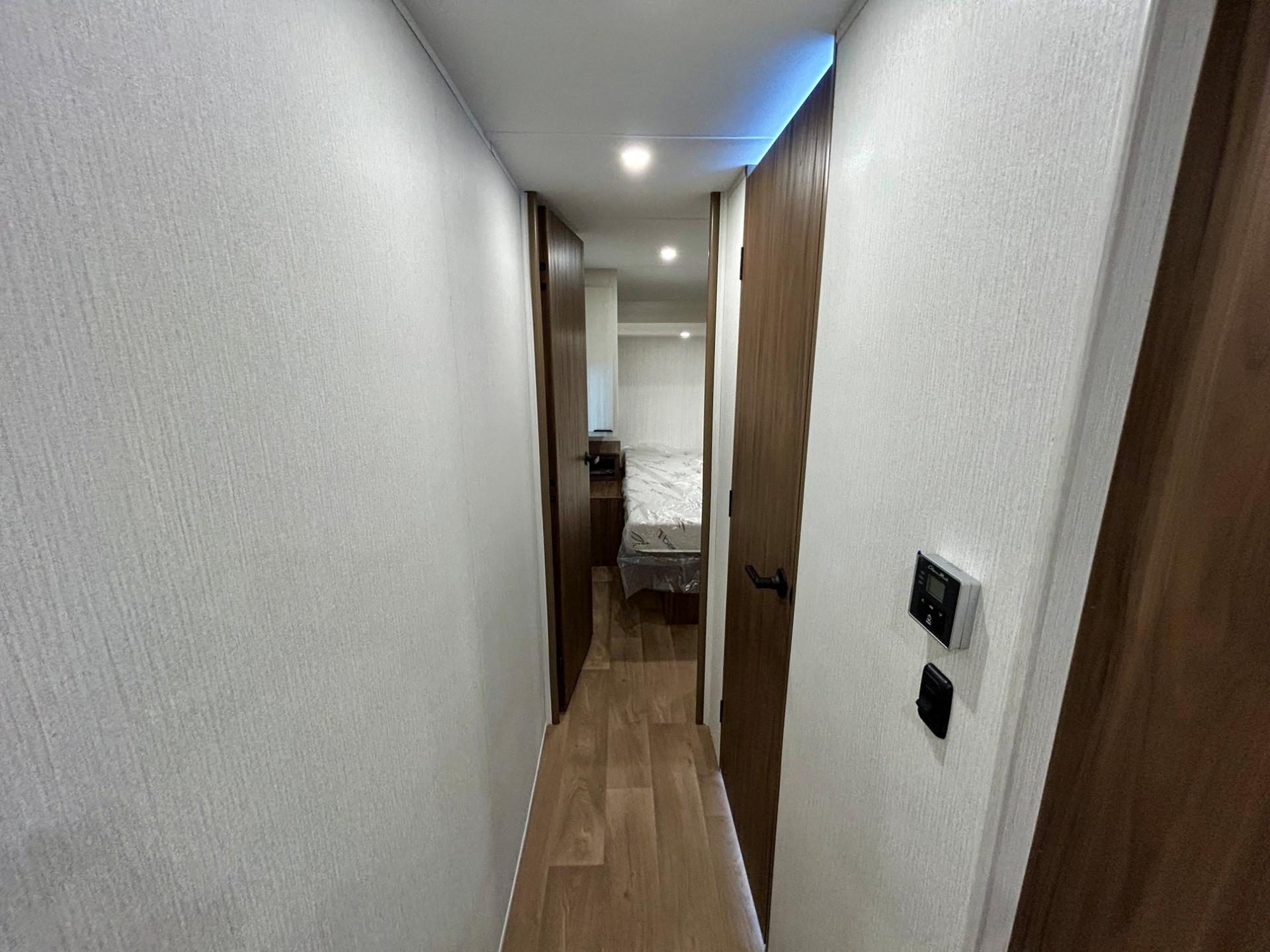 2026 Winnebago 2026 Winnebago Access - thumbnail 21