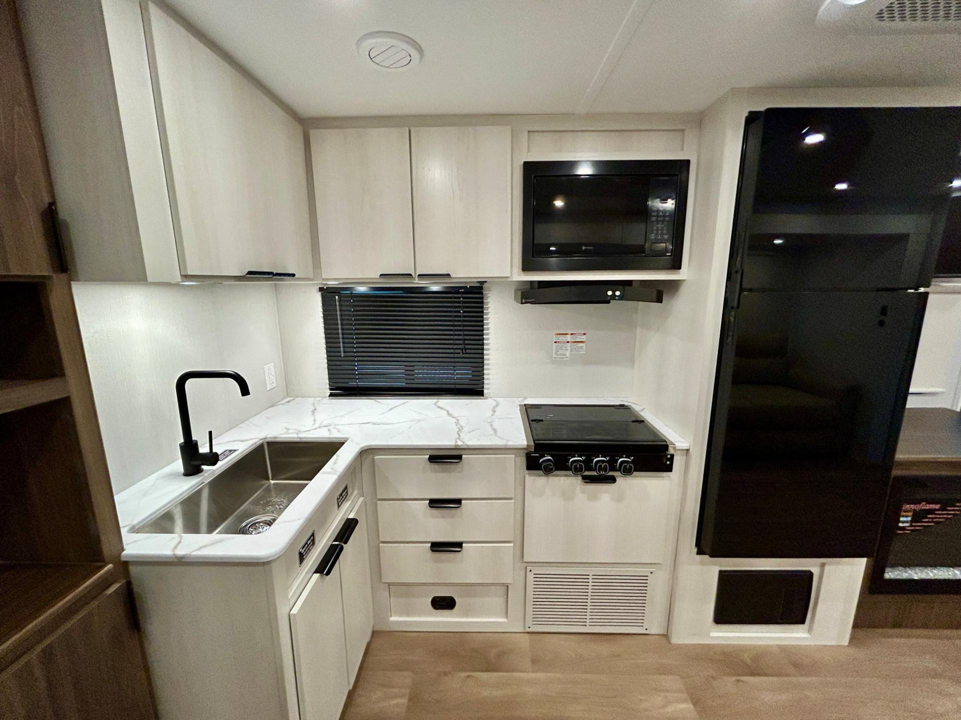 2026 Winnebago 2026 Winnebago Access - thumbnail 9