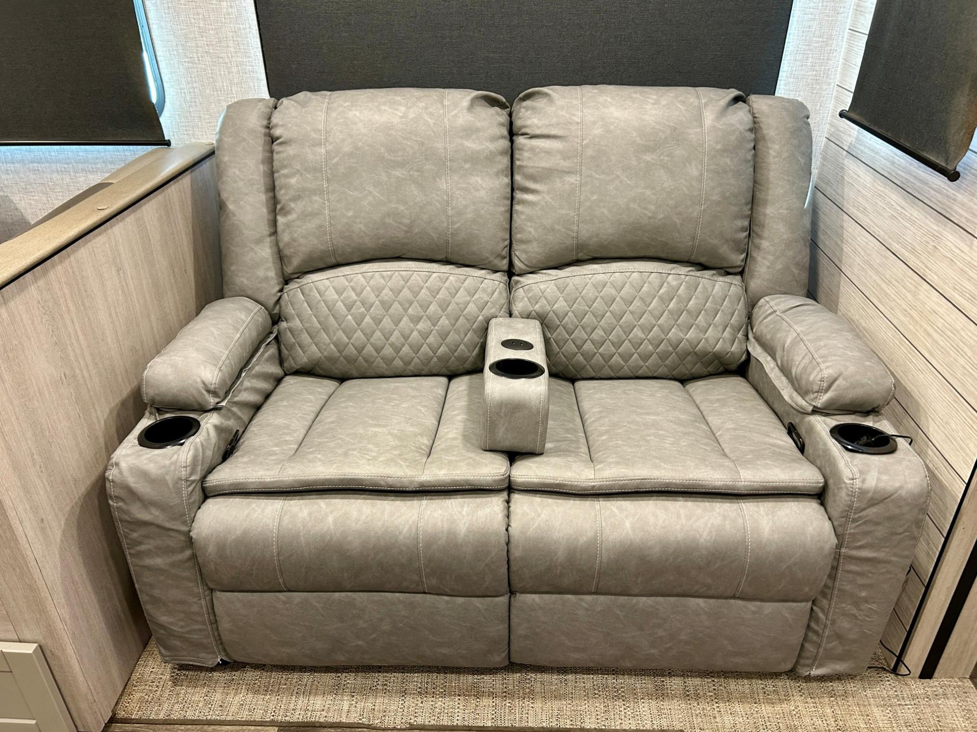 2024 CrossRoads RV 2024 CrossRoads RV Sunset Trail - thumbnail 6