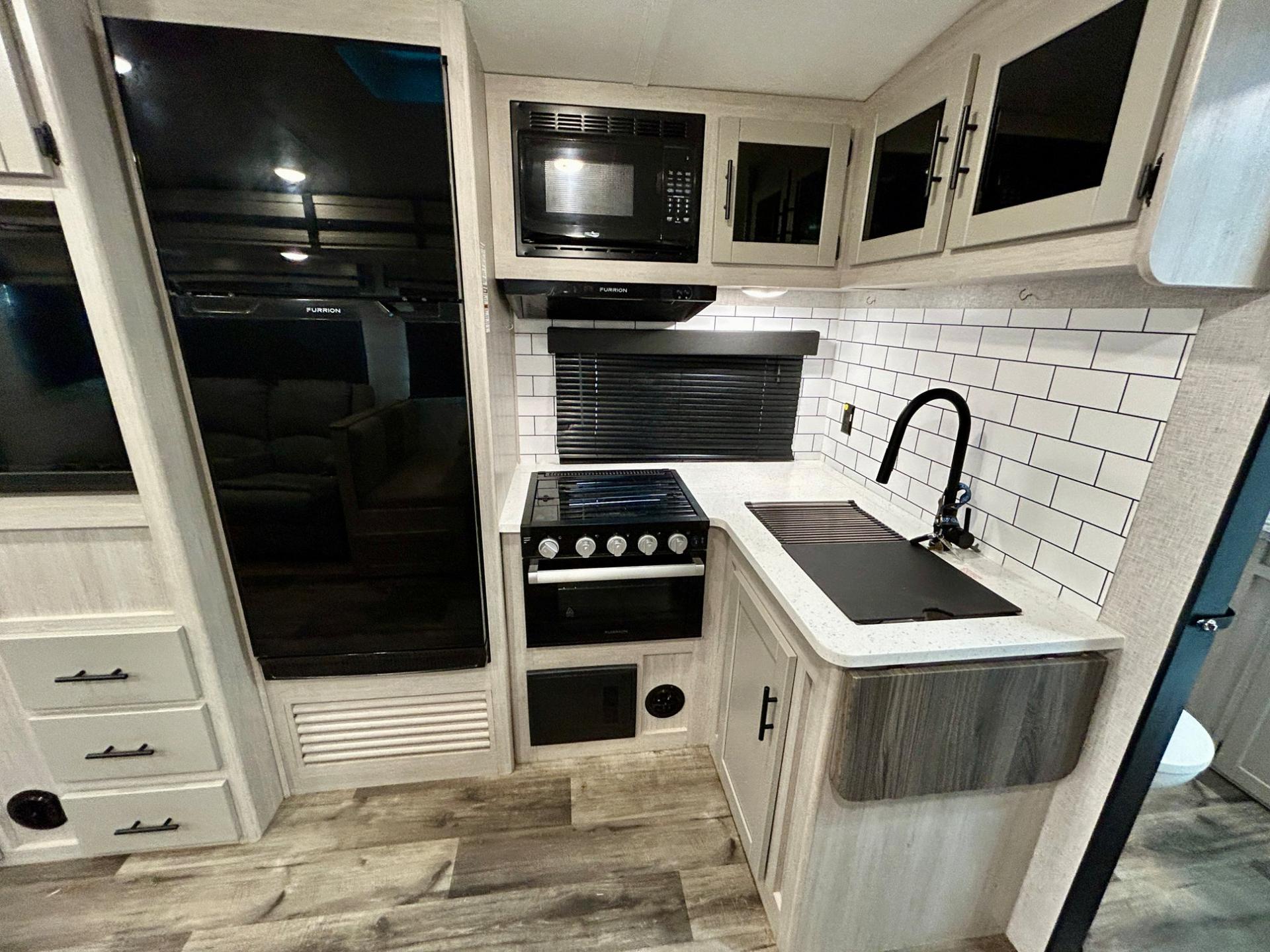 2024 CrossRoads RV 2024 CrossRoads RV Sunset Trail - thumbnail 12