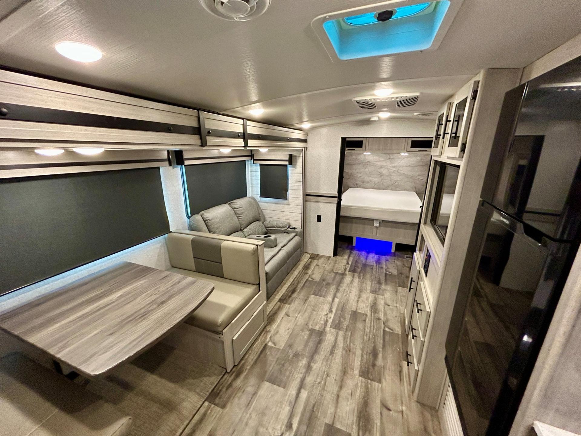 2024 CrossRoads RV 2024 CrossRoads RV Sunset Trail - thumbnail 5