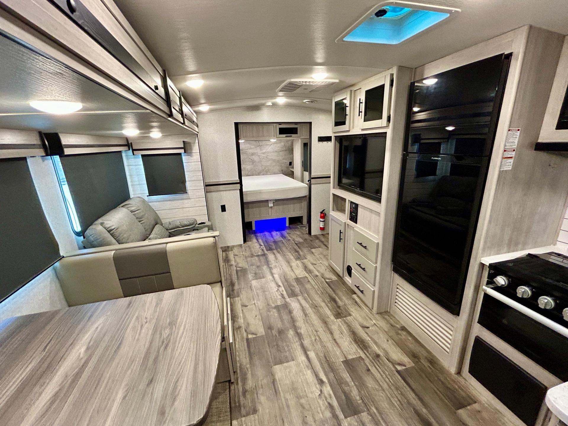 2024 CrossRoads RV 2024 CrossRoads RV Sunset Trail - thumbnail 4