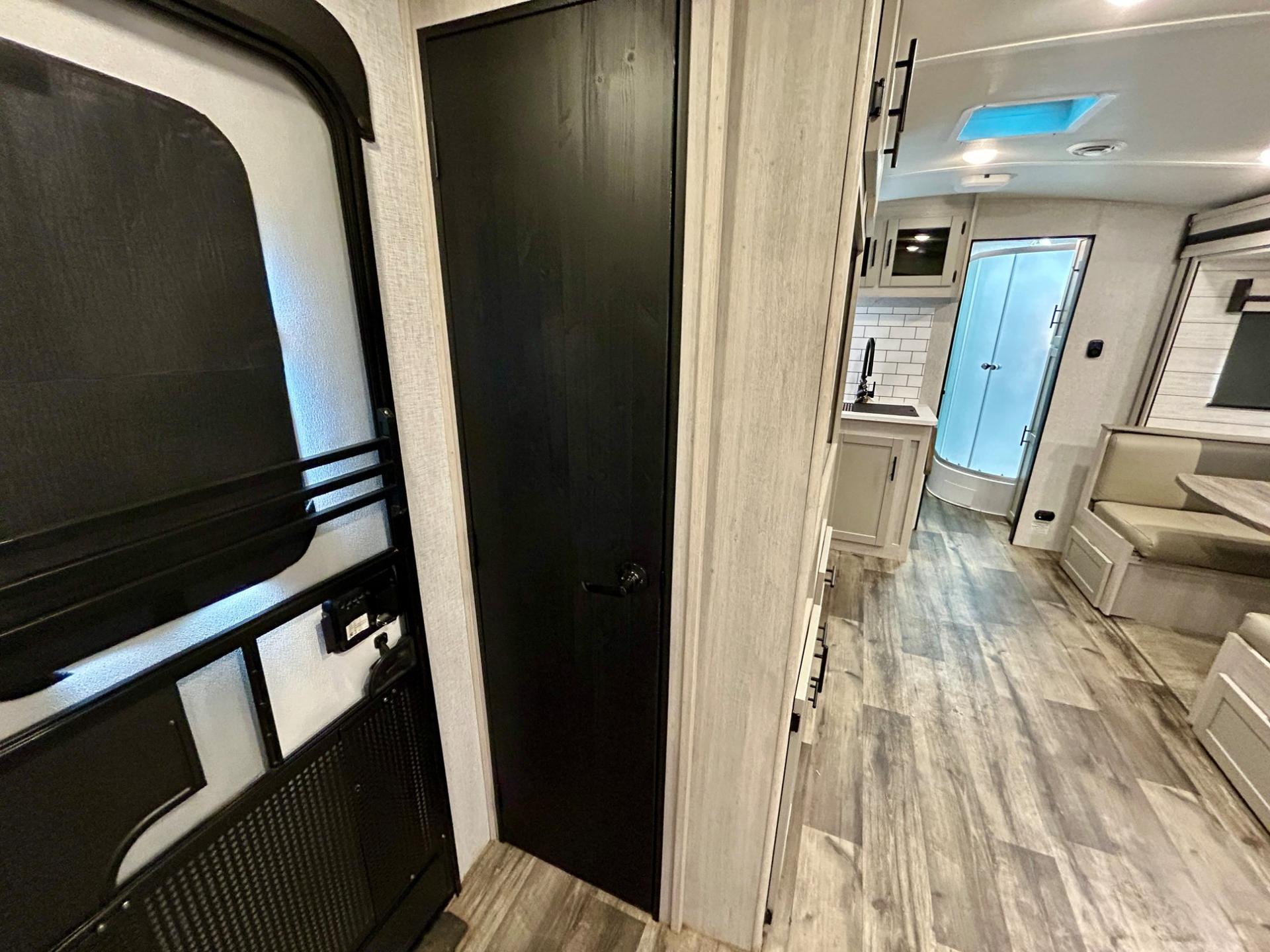 2024 CrossRoads RV 2024 CrossRoads RV Sunset Trail - thumbnail 31