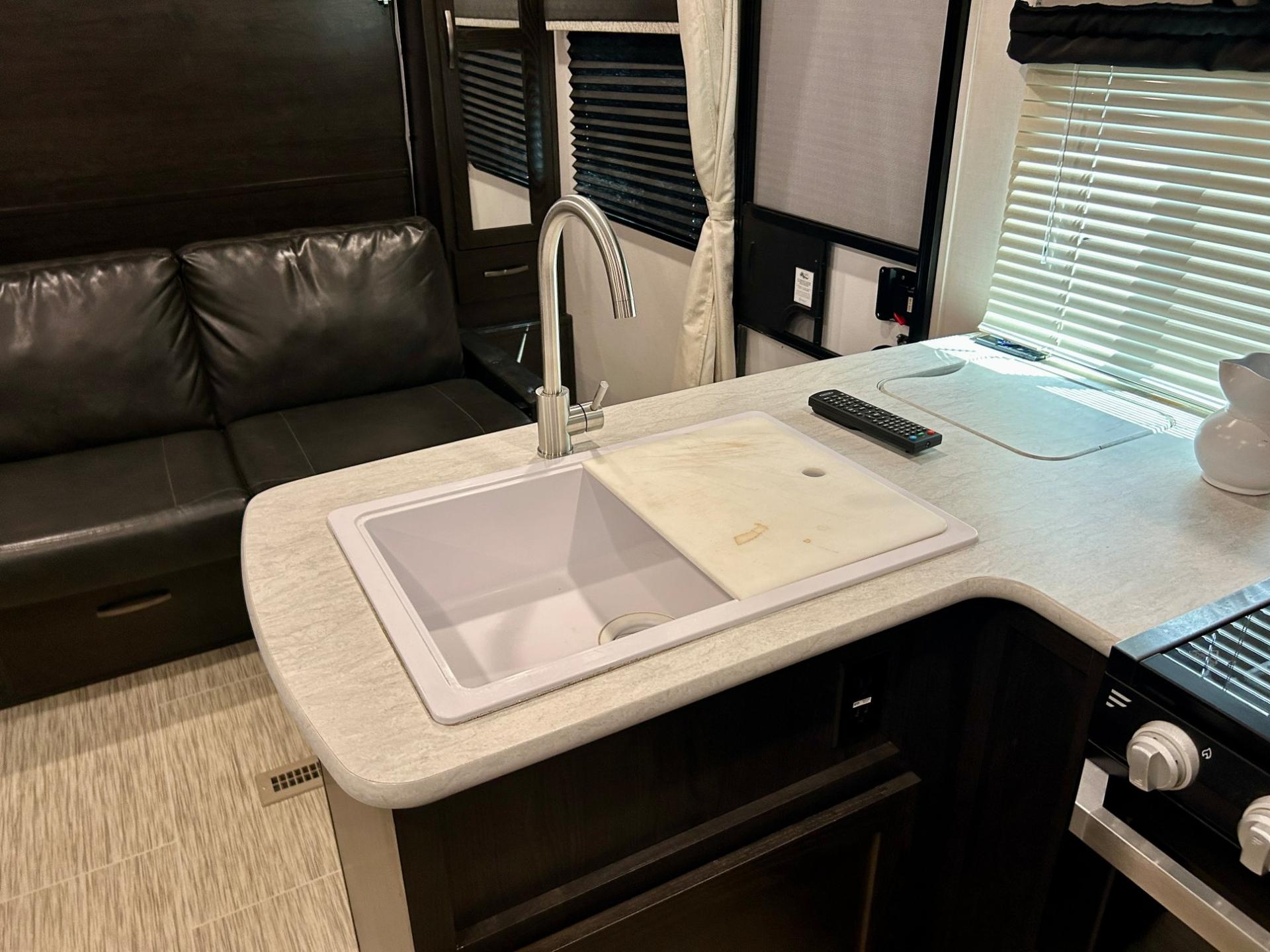 2020 Forest River 2020 Forest River Surveyor Legend - thumbnail 10