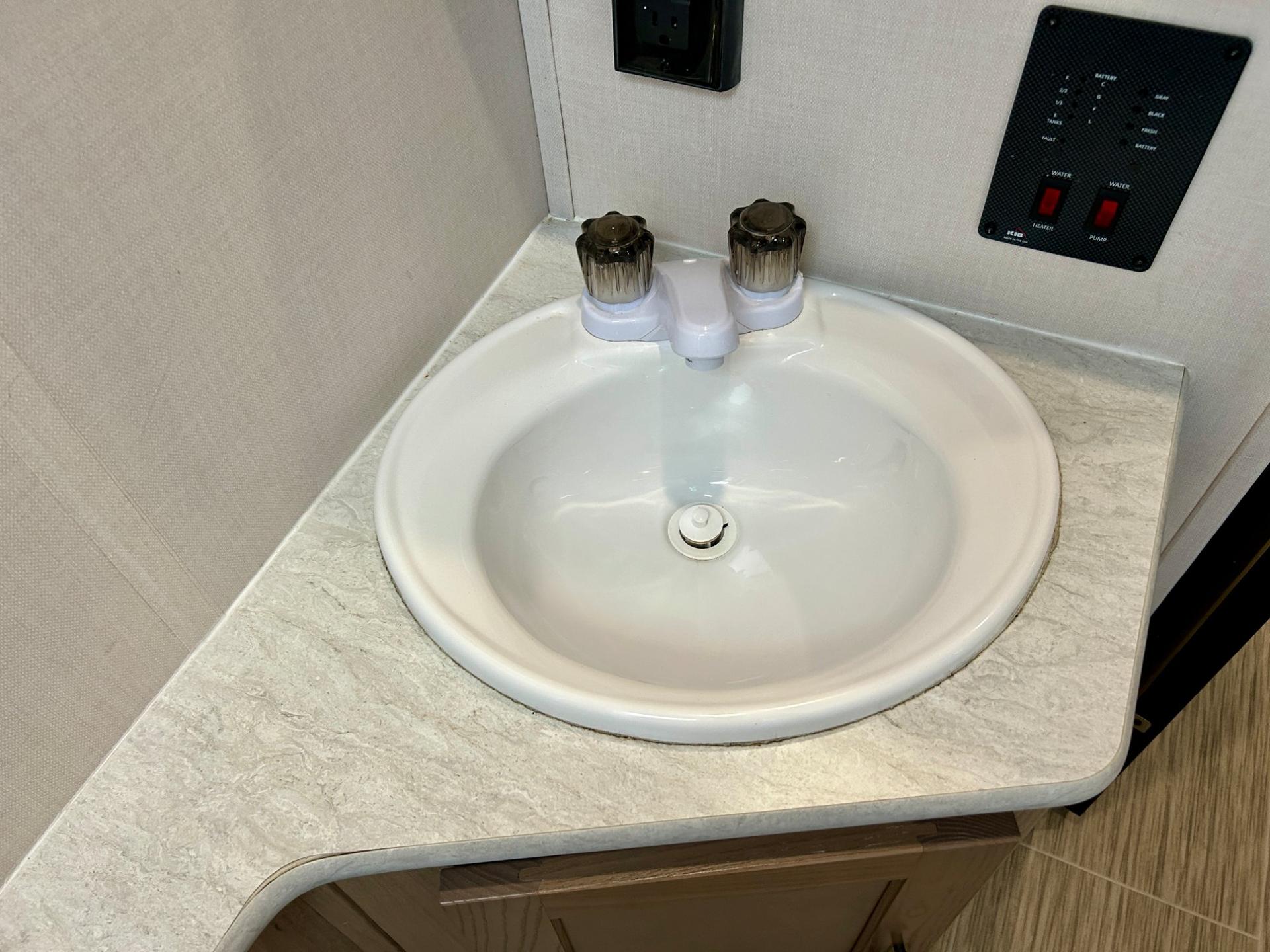 2020 Forest River 2020 Forest River Surveyor Legend - thumbnail 27