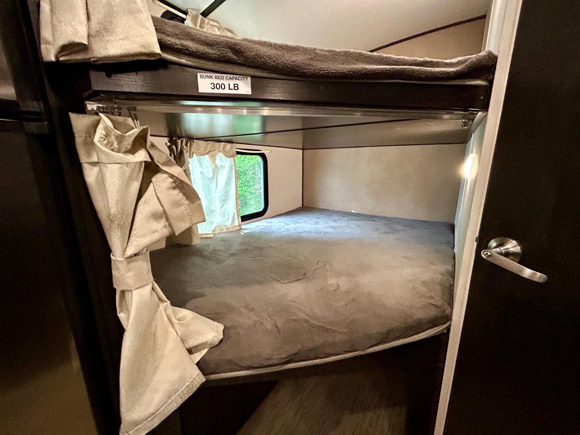 2020 Forest River 2020 Forest River Surveyor Legend - thumbnail 18