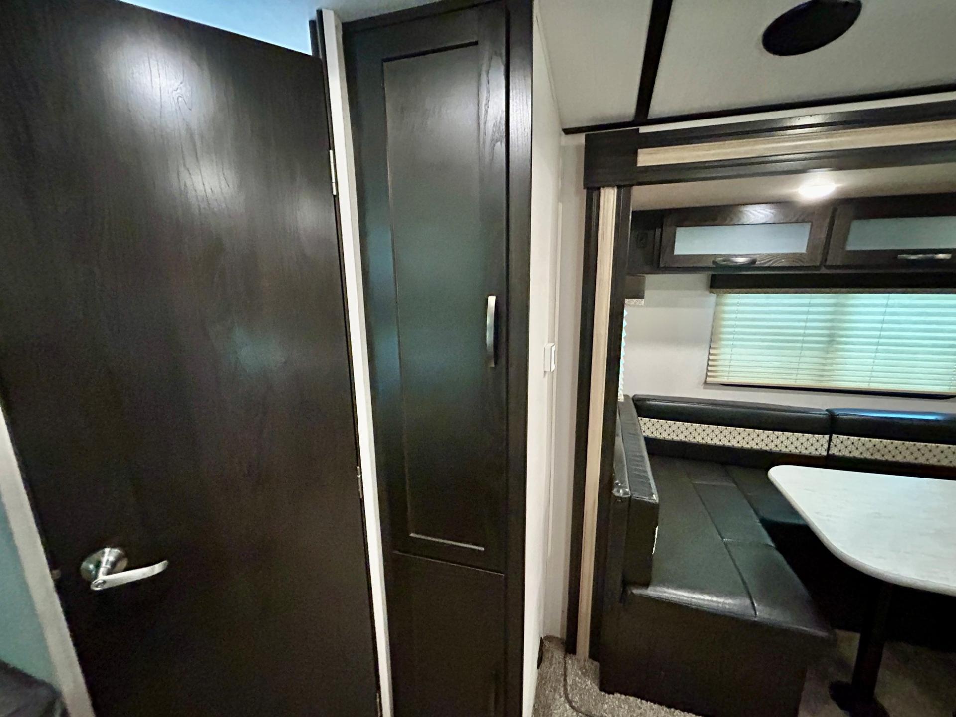 2020 Forest River 2020 Forest River Surveyor Legend - thumbnail 20