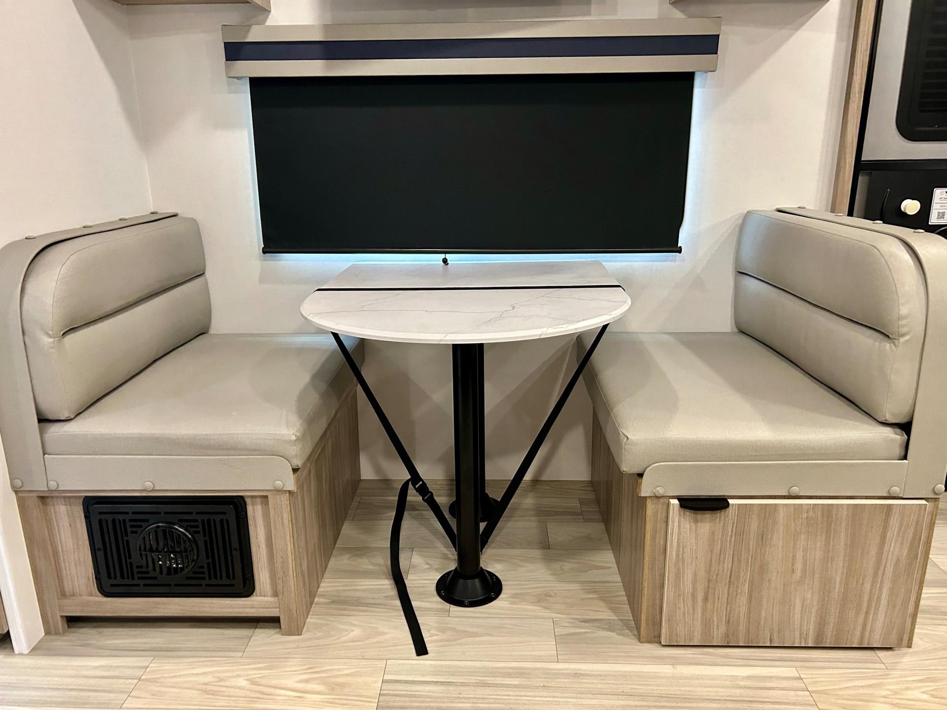 2024 Winnebago 2024 Winnebago M-Series - thumbnail 8