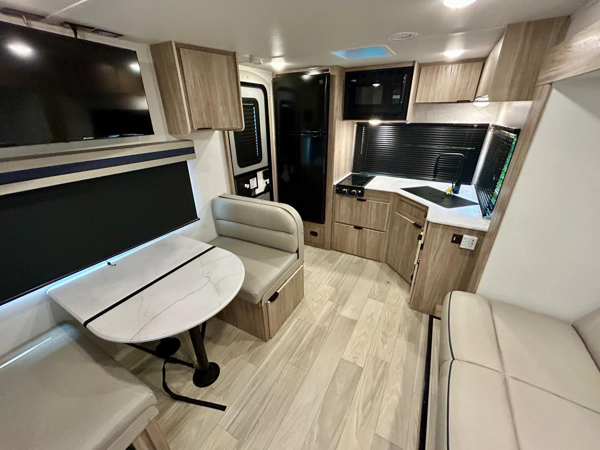 2024 Winnebago 2024 Winnebago M-Series - thumbnail 4
