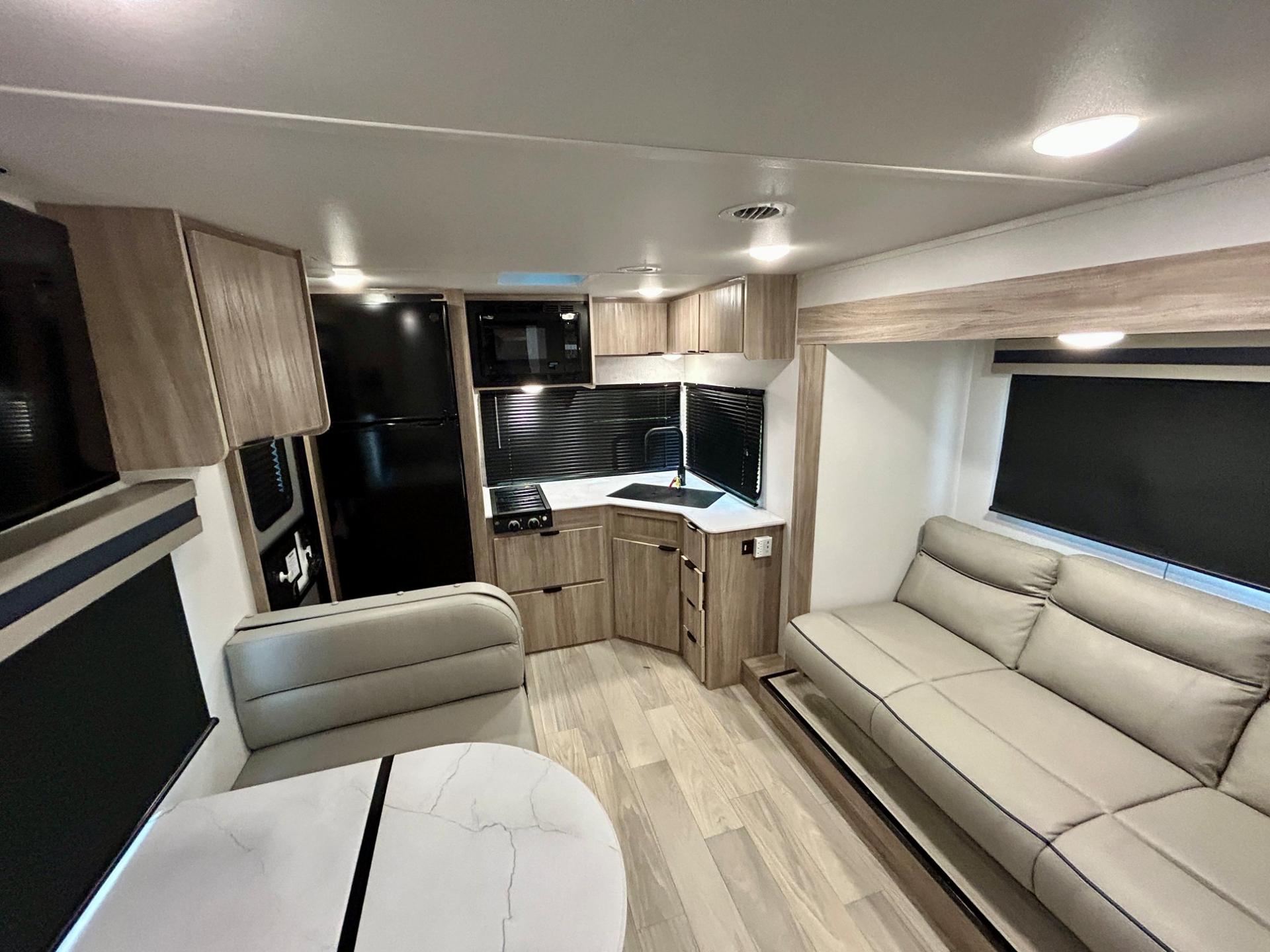 2024 Winnebago 2024 Winnebago M-Series - thumbnail 5