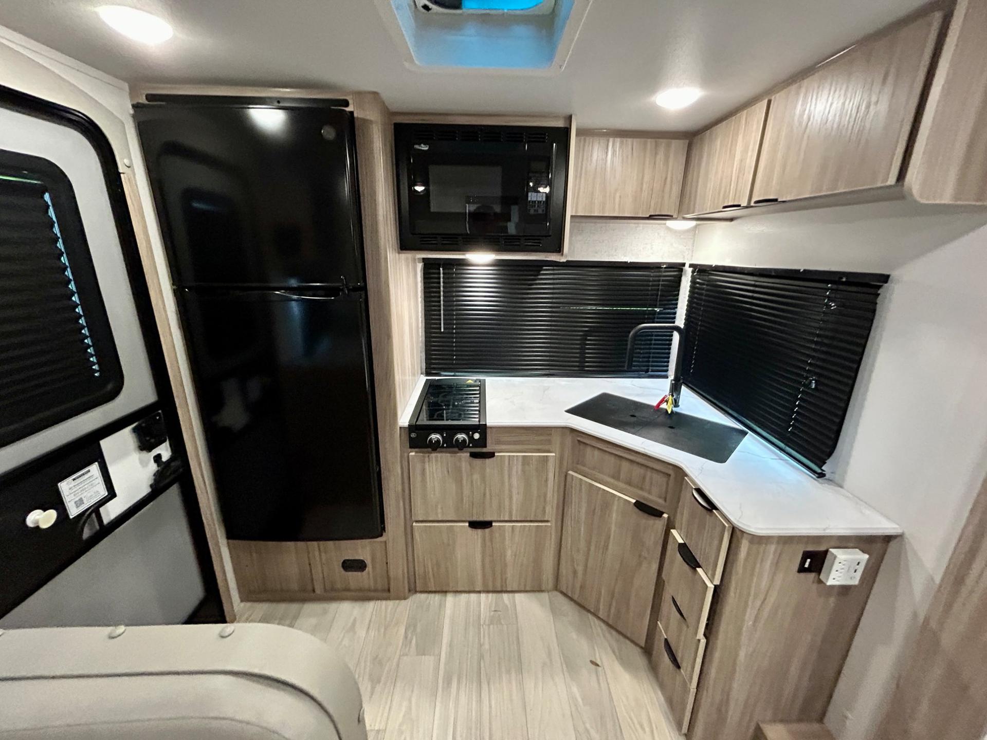 2024 Winnebago 2024 Winnebago M-Series - thumbnail 10