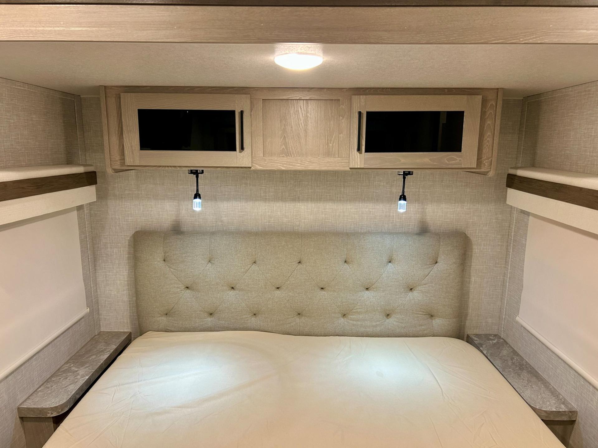 2022 Rockwood Ultra Lite 2608BS