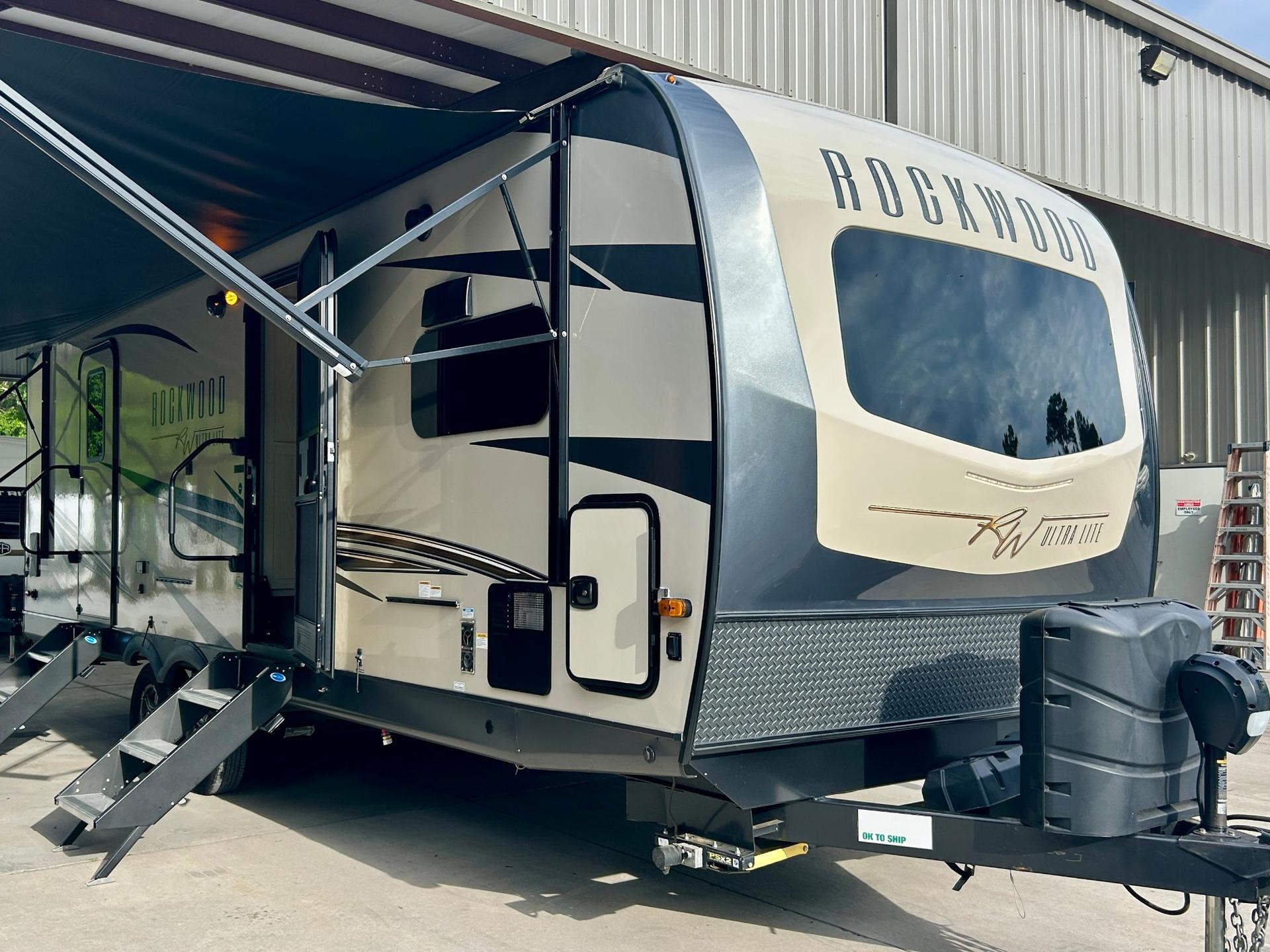 2022 Rockwood Ultra Lite 2608BS