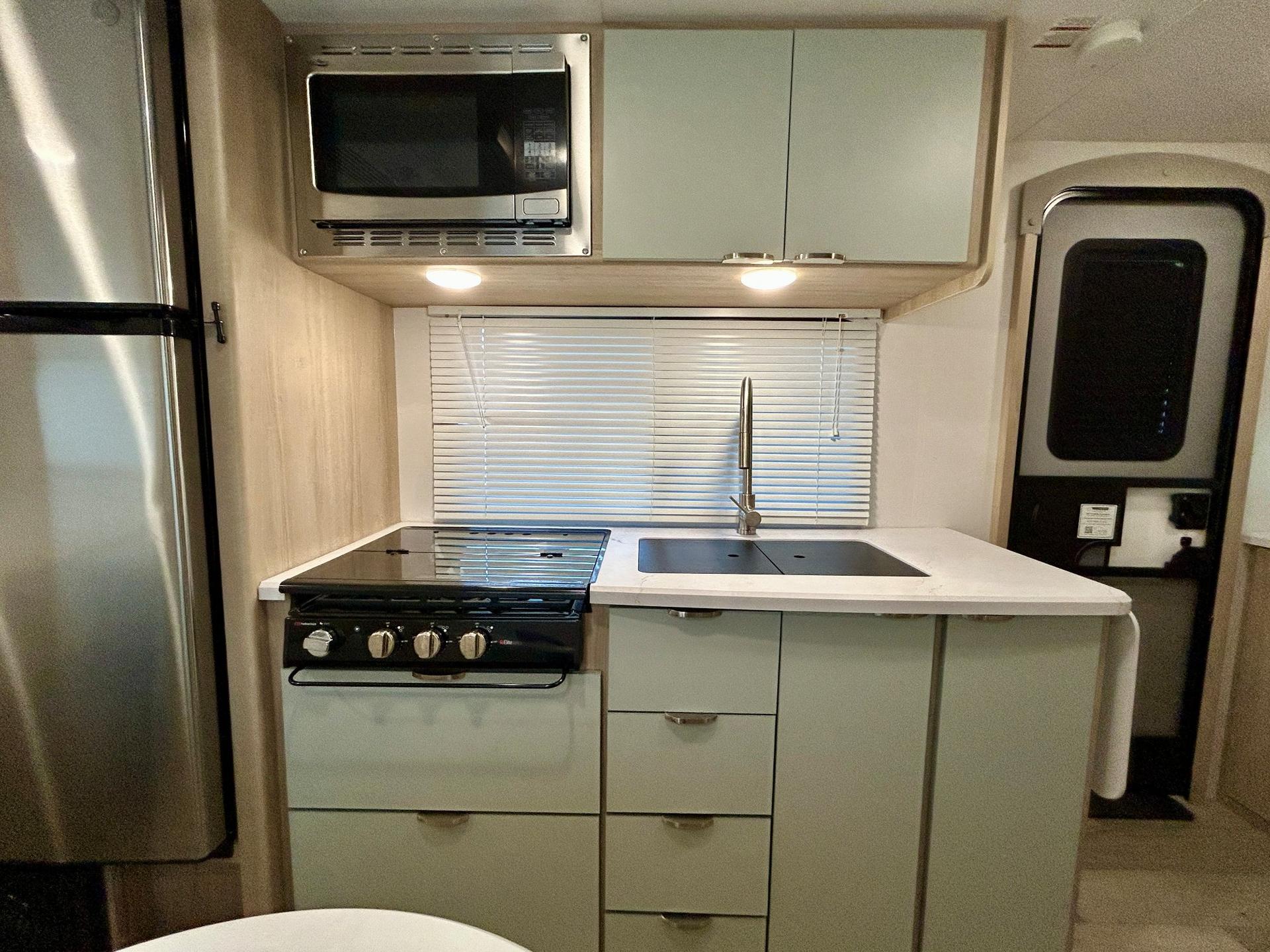 2024 Winnebago 2024 Winnebago Micro Minnie - thumbnail 13