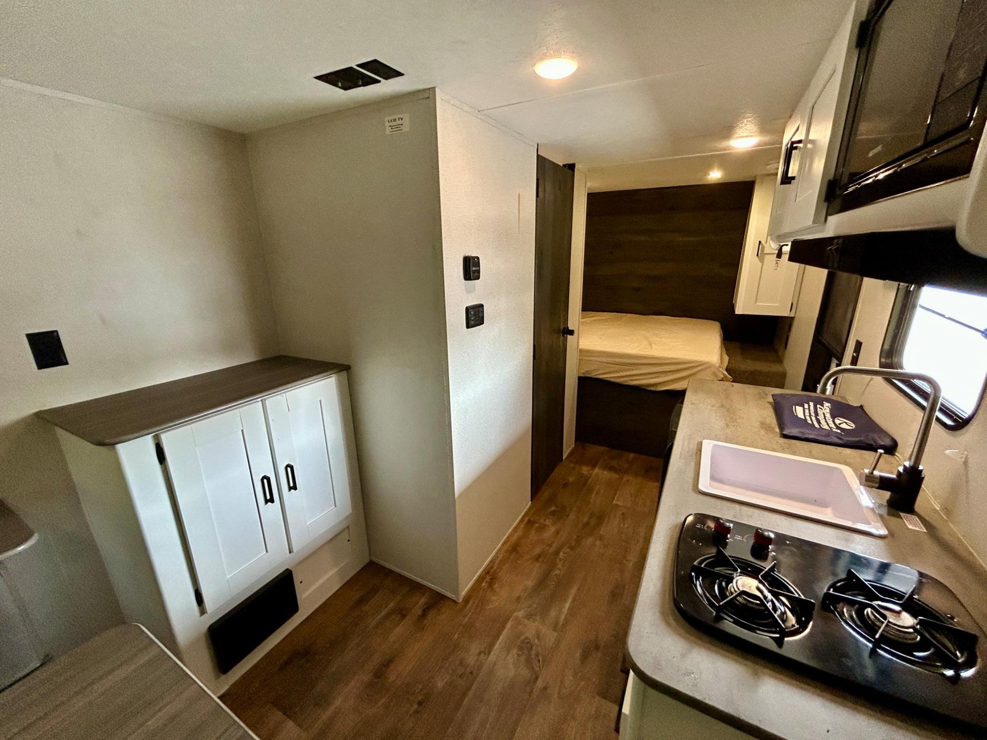 2021 Keystone RV 2021 Keystone RV Hideout - thumbnail 4